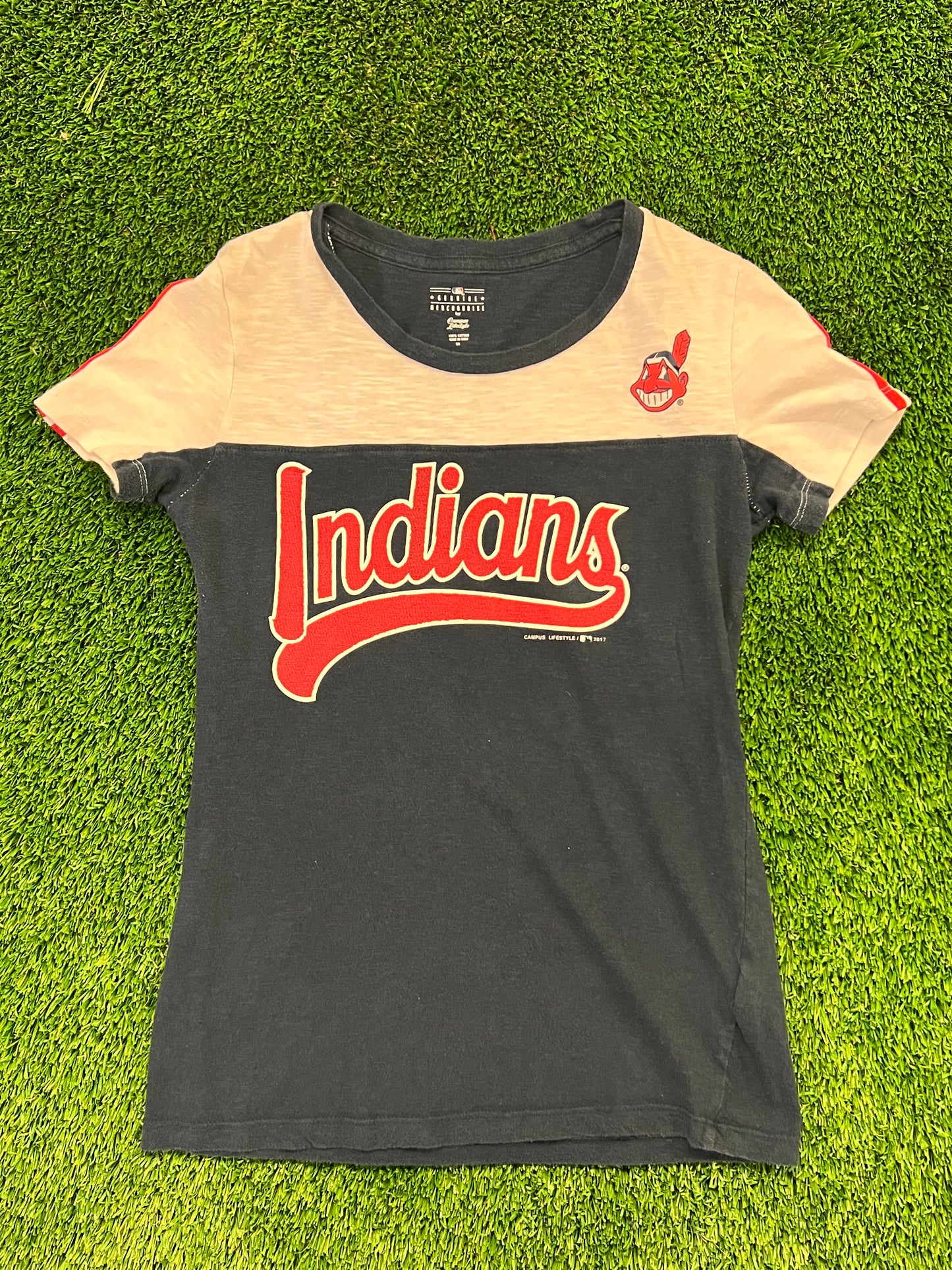 Women’s Cleveland Indians Glitter Tee Size XS