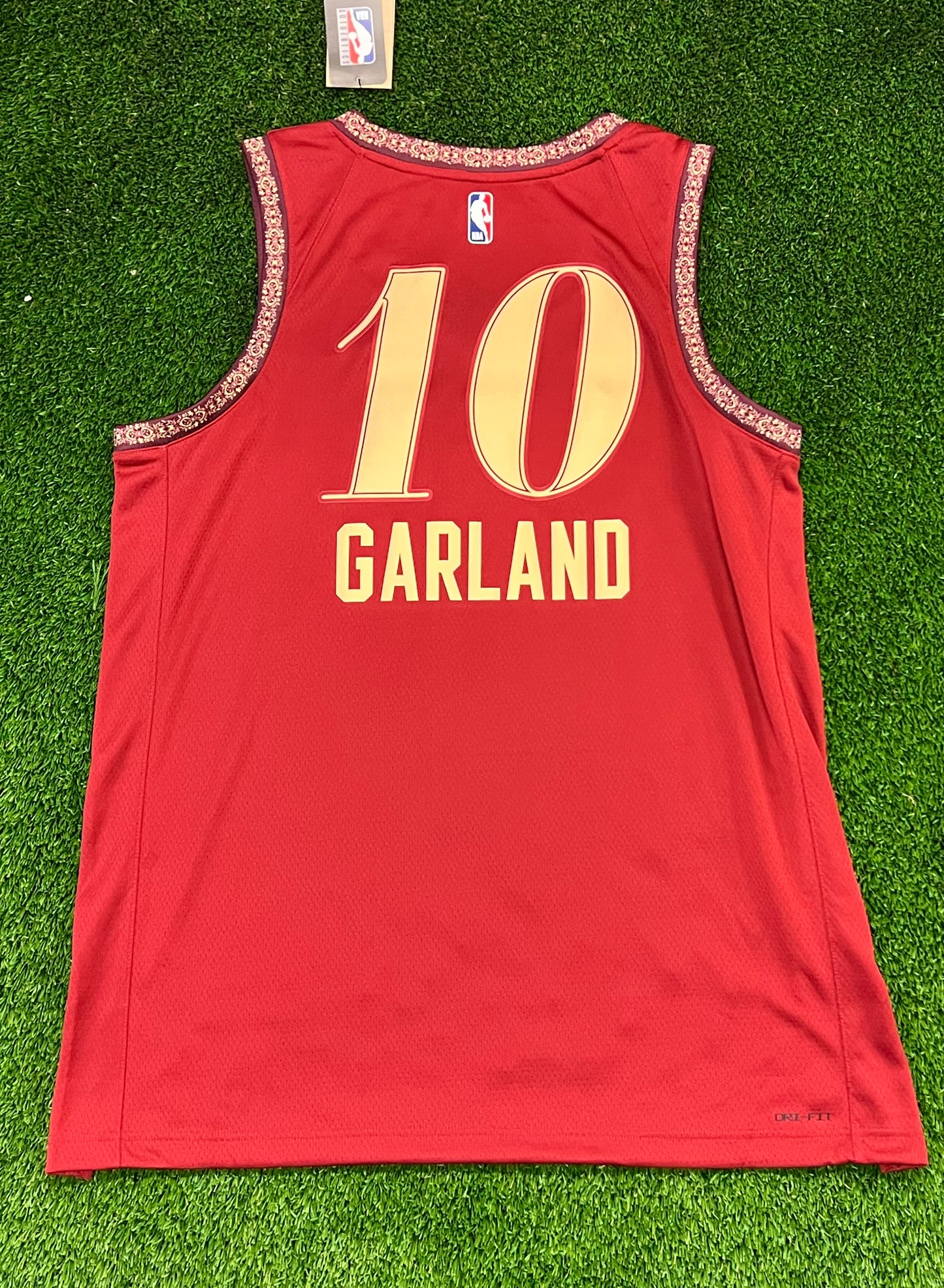 Men’s Nike Darius Garland Jersey Size XL
