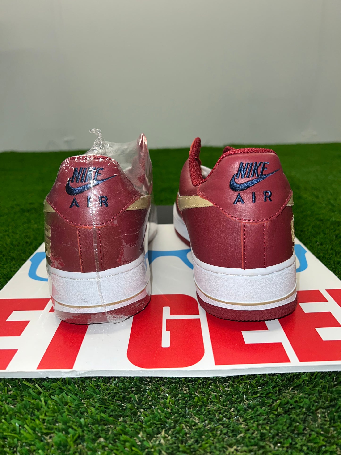 Men’s Nike Air Force 1 LeBron 2003 Cavs Brand New