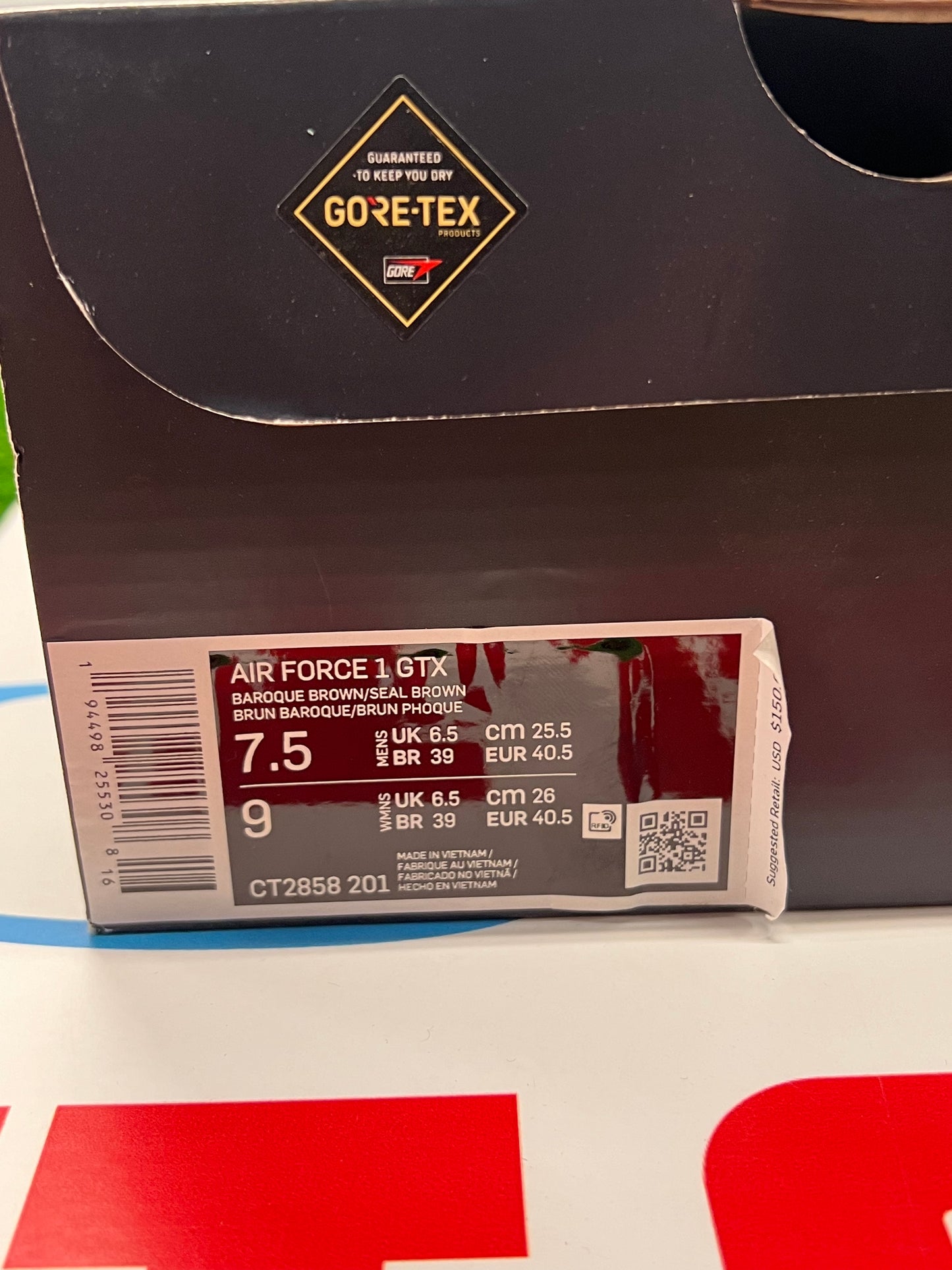 Men’s Nike Air Force One Low Gore Tex Brown Brand New