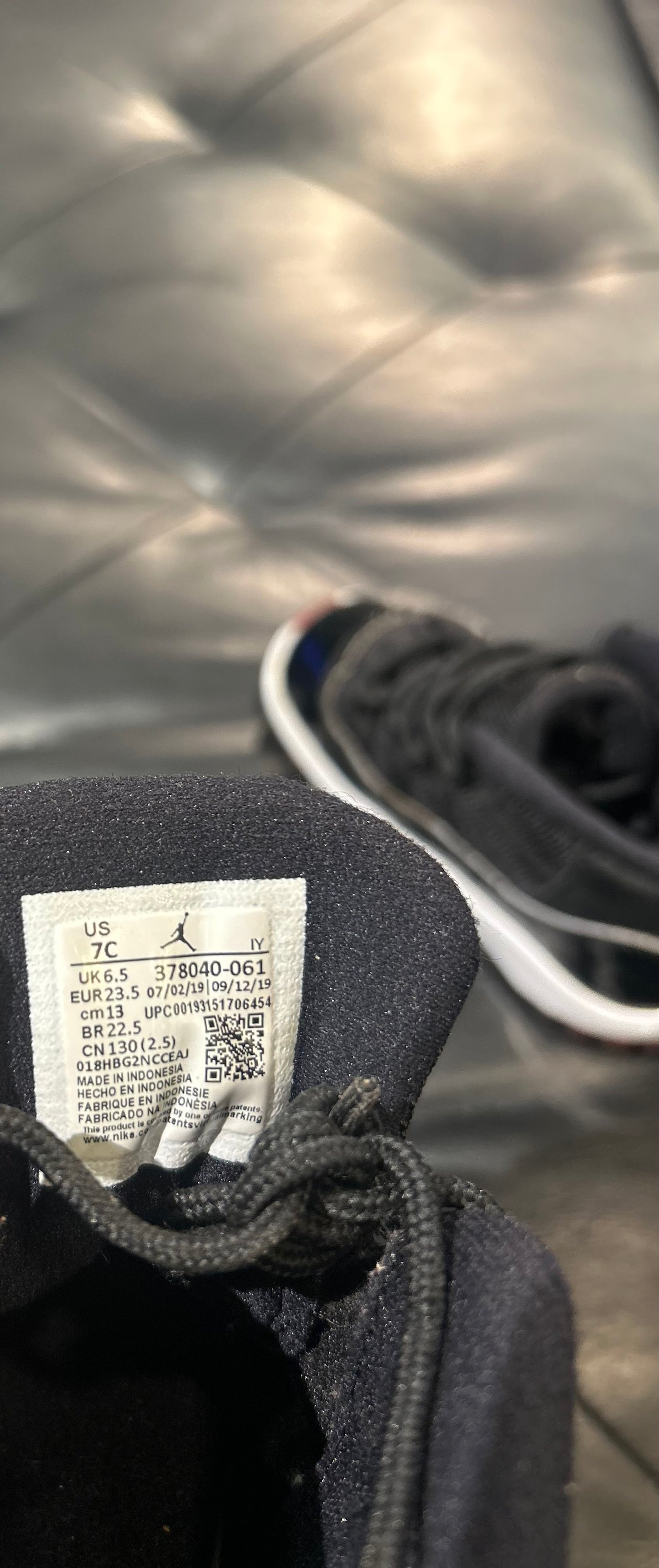 Air Jordan 11 Bred size 7c Kids Shoes