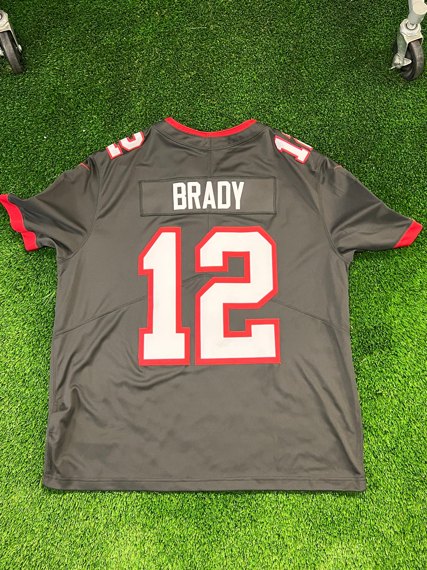 Men’s NFL #12 Tom Brady Jersey Size XXL