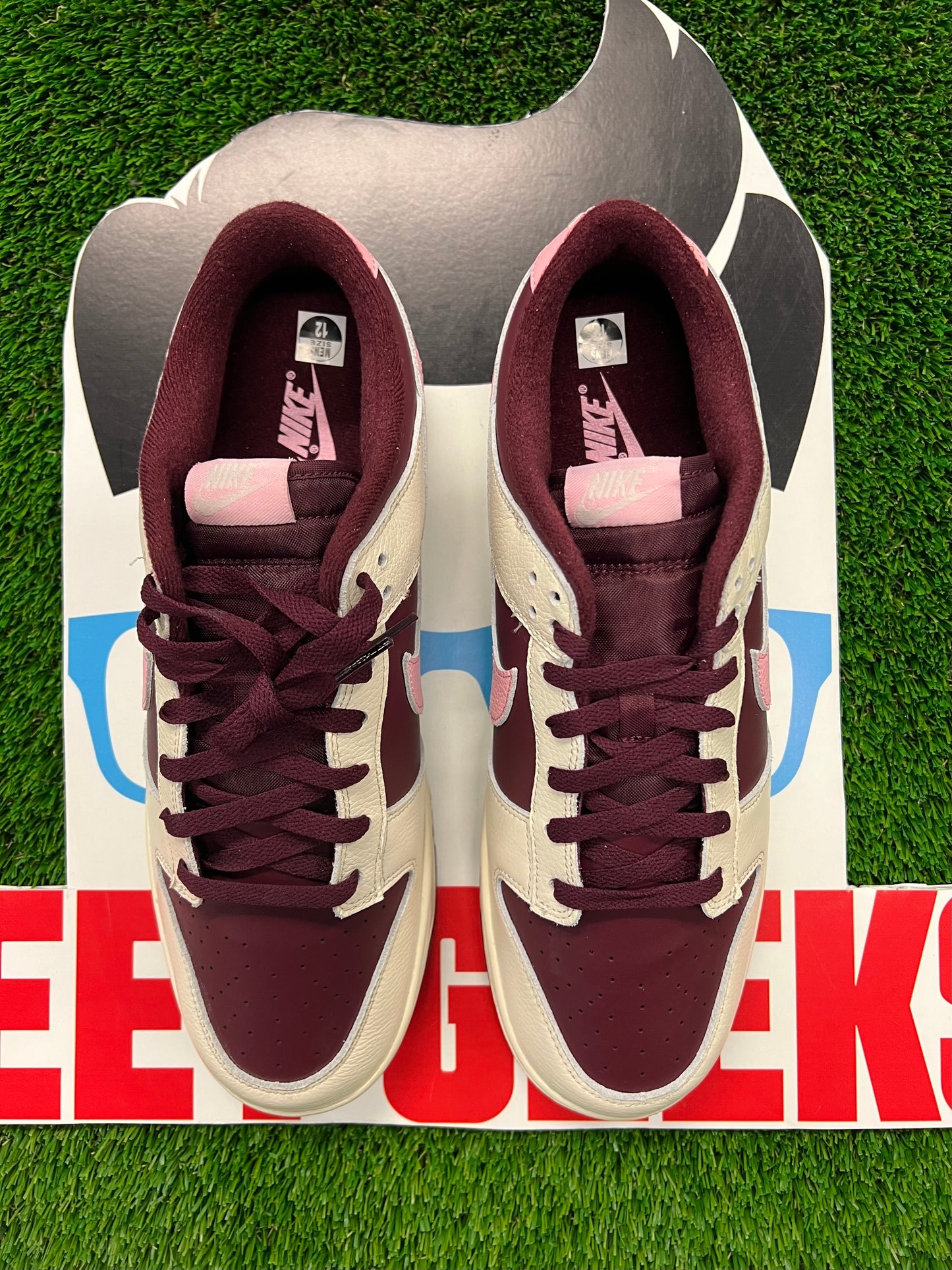 Men’s Nike Dunk Low Valentines Day Brand New