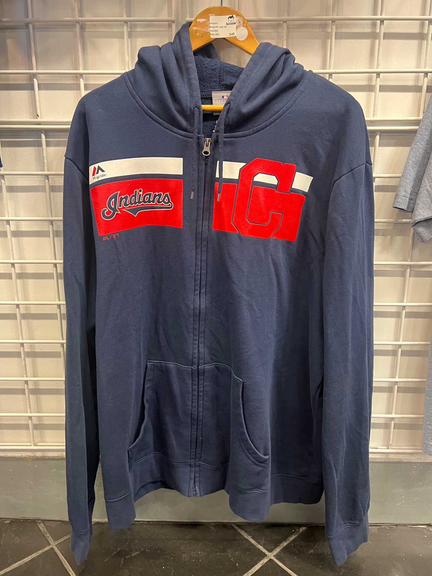 Men’s Indians Majestic Zip Up Hoodie Size 2XL