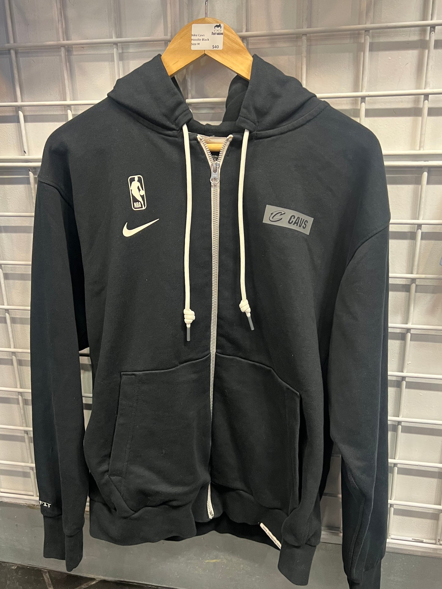 Men’s Nike Cavs Hoodie Black Size Medium