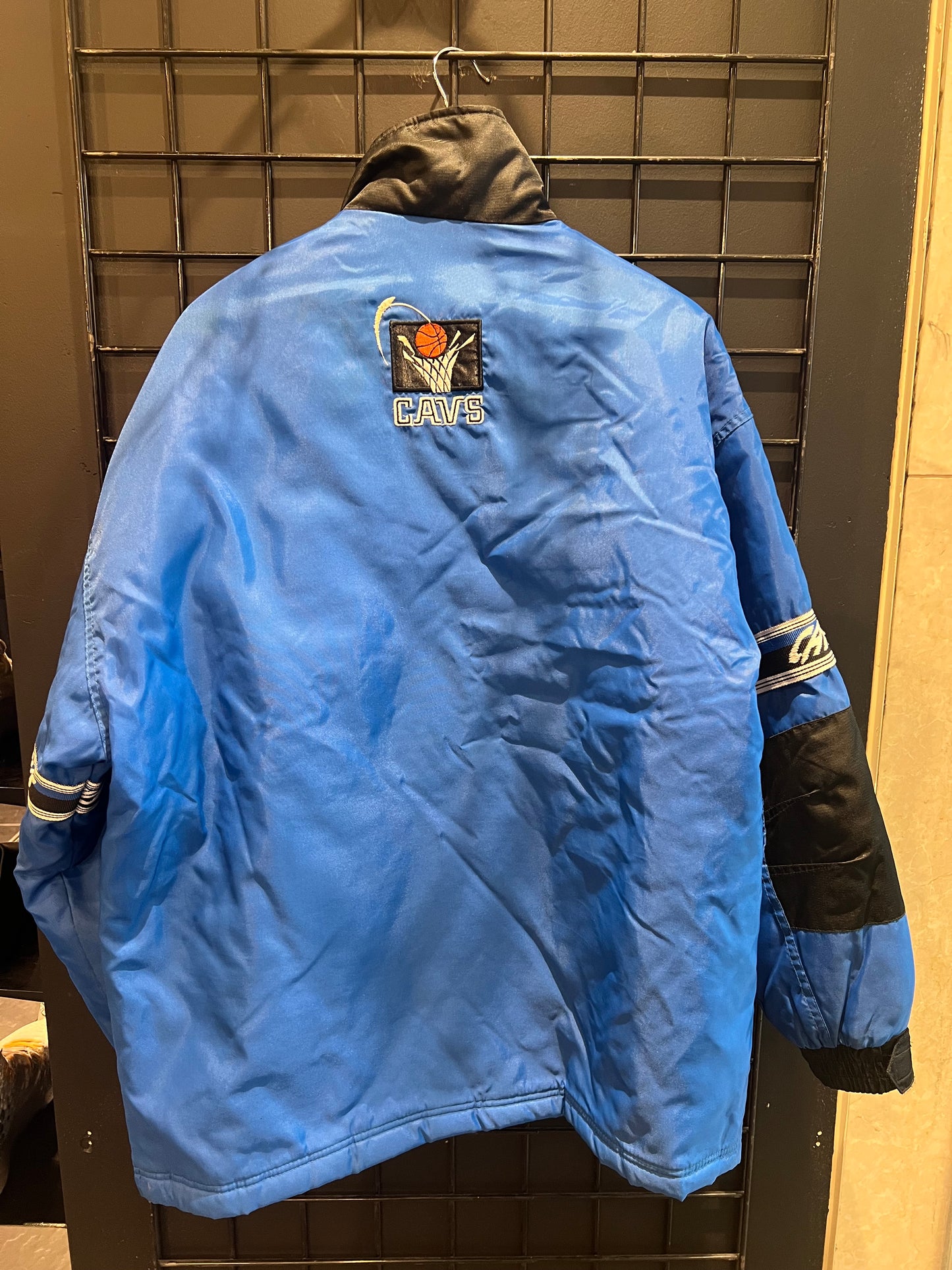 Men’s Cleveland Cavaliers Retro Jacket Size Small