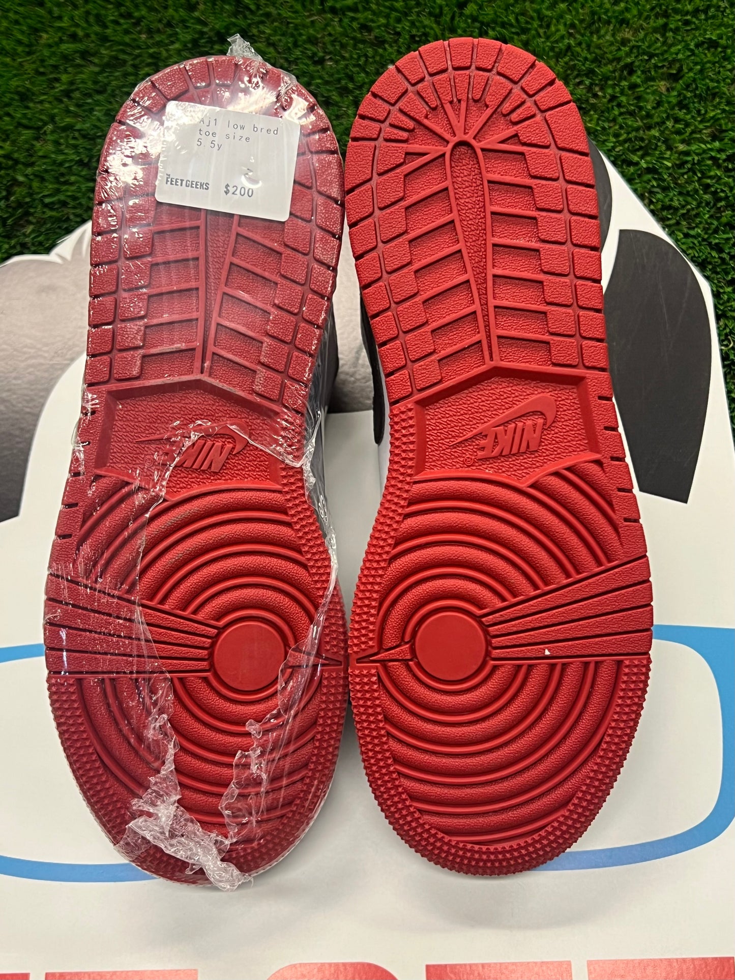 Gradeschool Air Jordan 1 Low Bred Toe Brand New