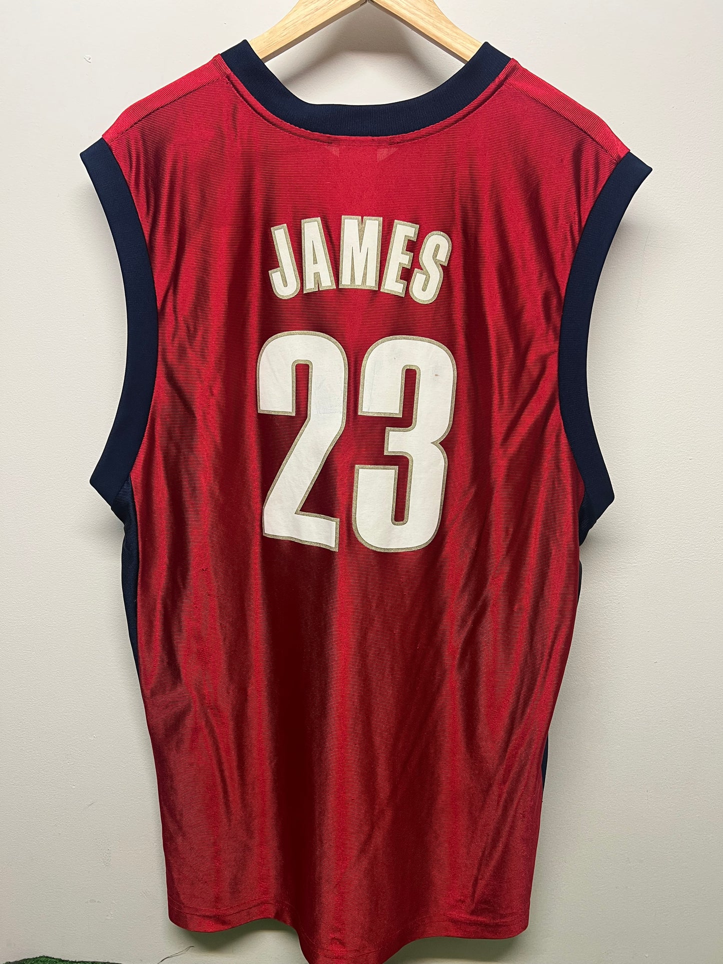 Men’s NBA Cleveland Cavs LeBron James Jersey Size Large