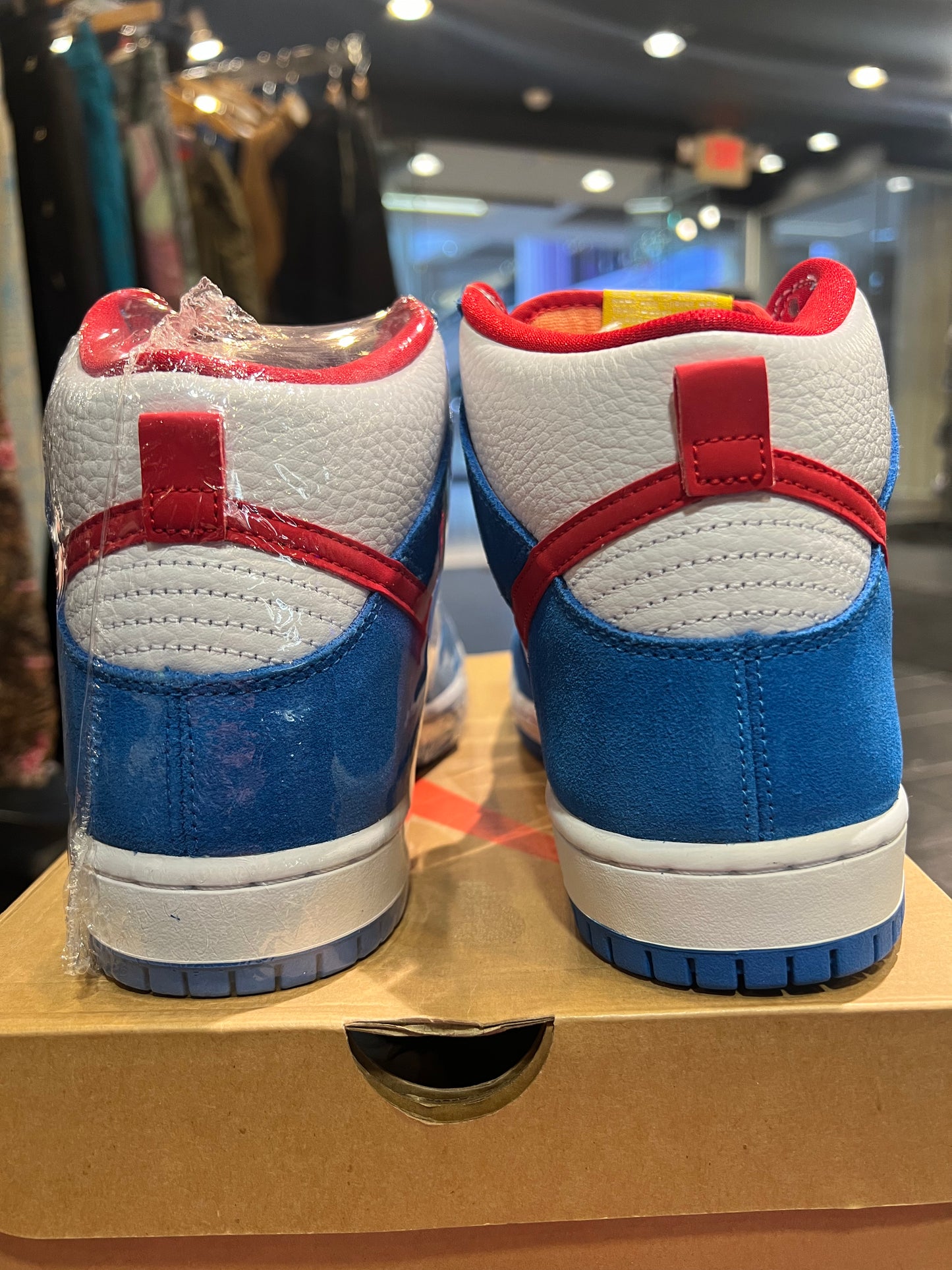 Men’s Nike SB Dunk High Doraemon Brand New
