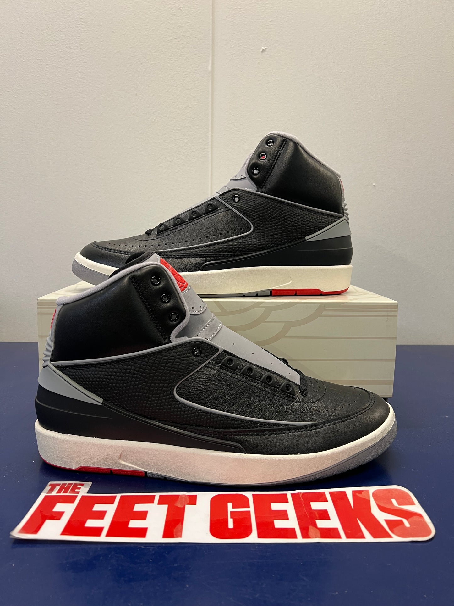 Men’s Air Jordan 2 Black Cement Size 11.5