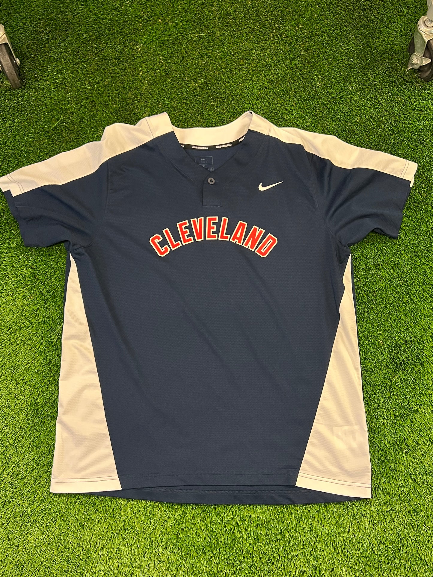 Men’s Cleveland Indians Baseball #33 Tee Size XL