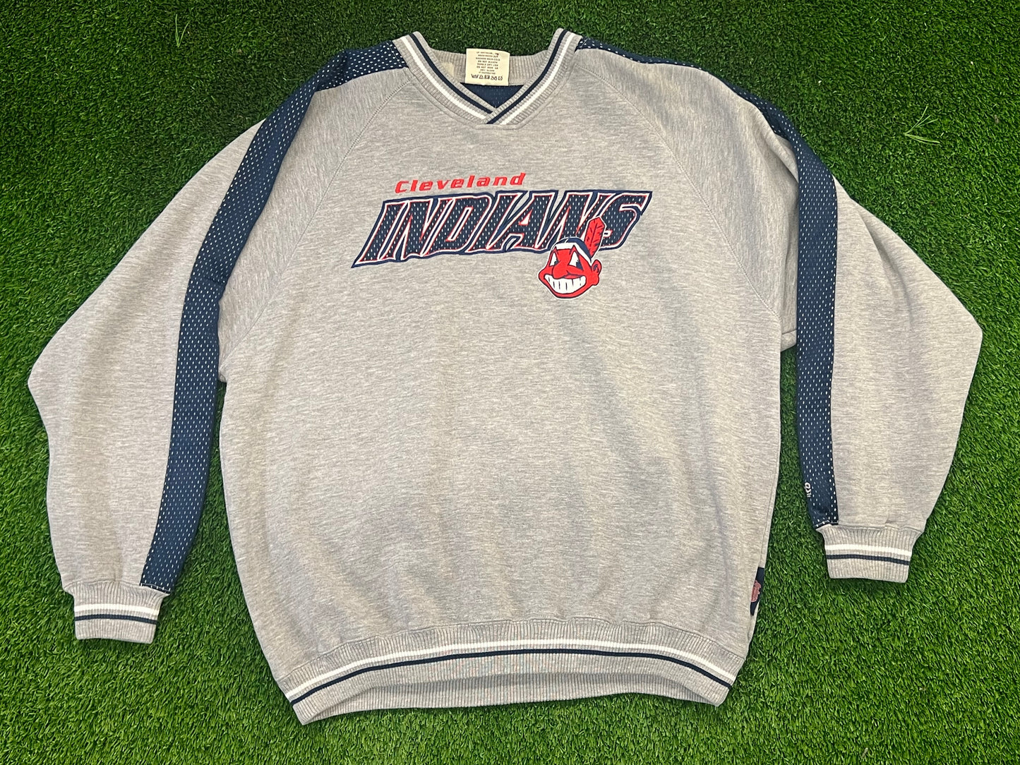 Men’s Lee Sport Cleveland Indians V Neck Size XL
