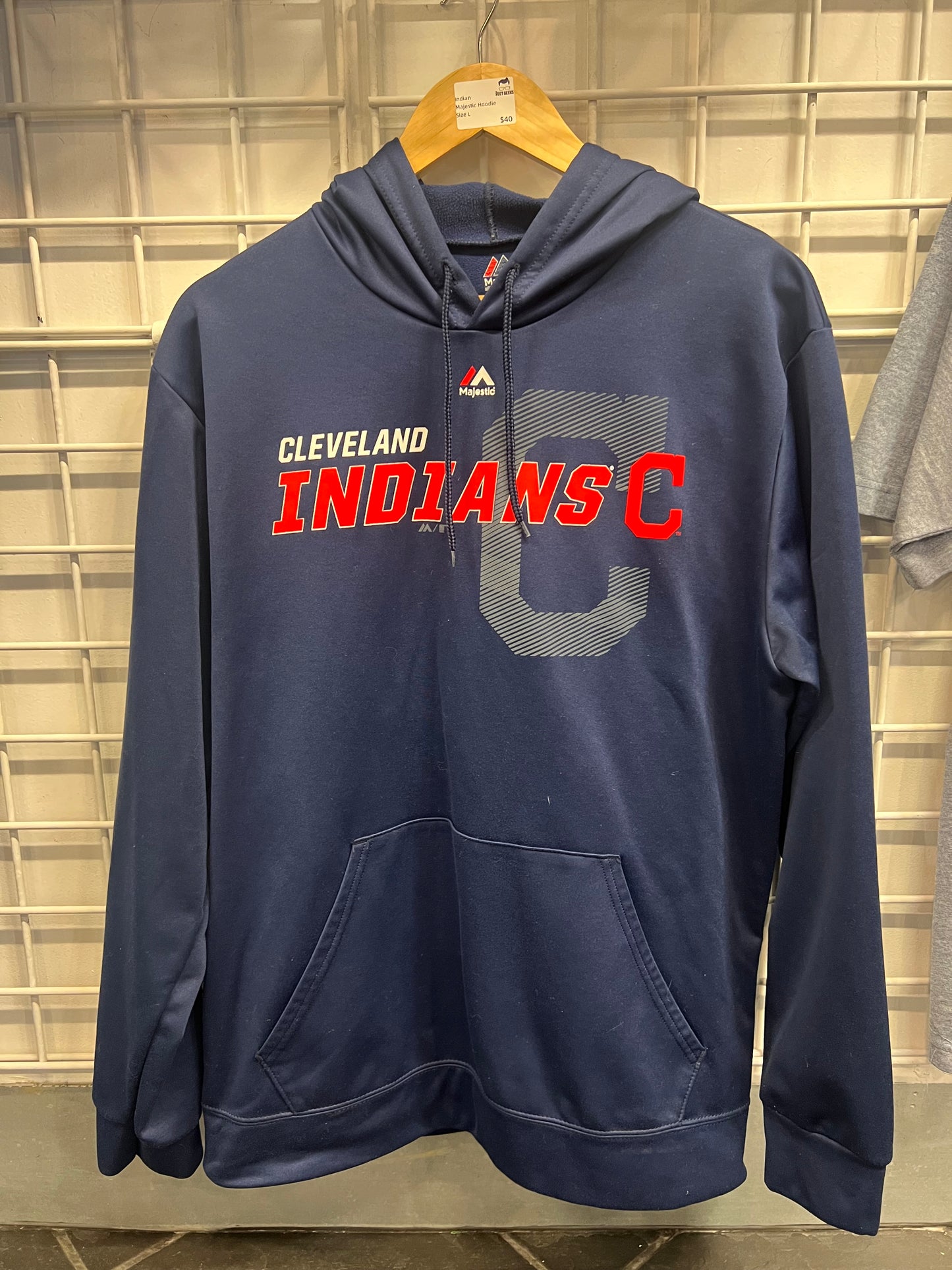 Men’s Indians Majestic Hoodie Size Large