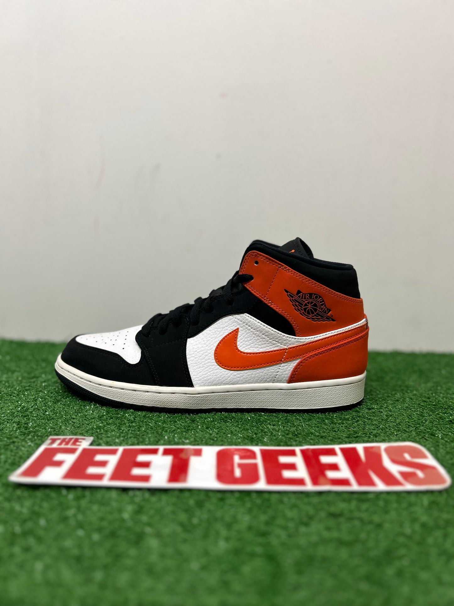 Air Jordan 1 Mid Starfish Size 11 Men Shoes