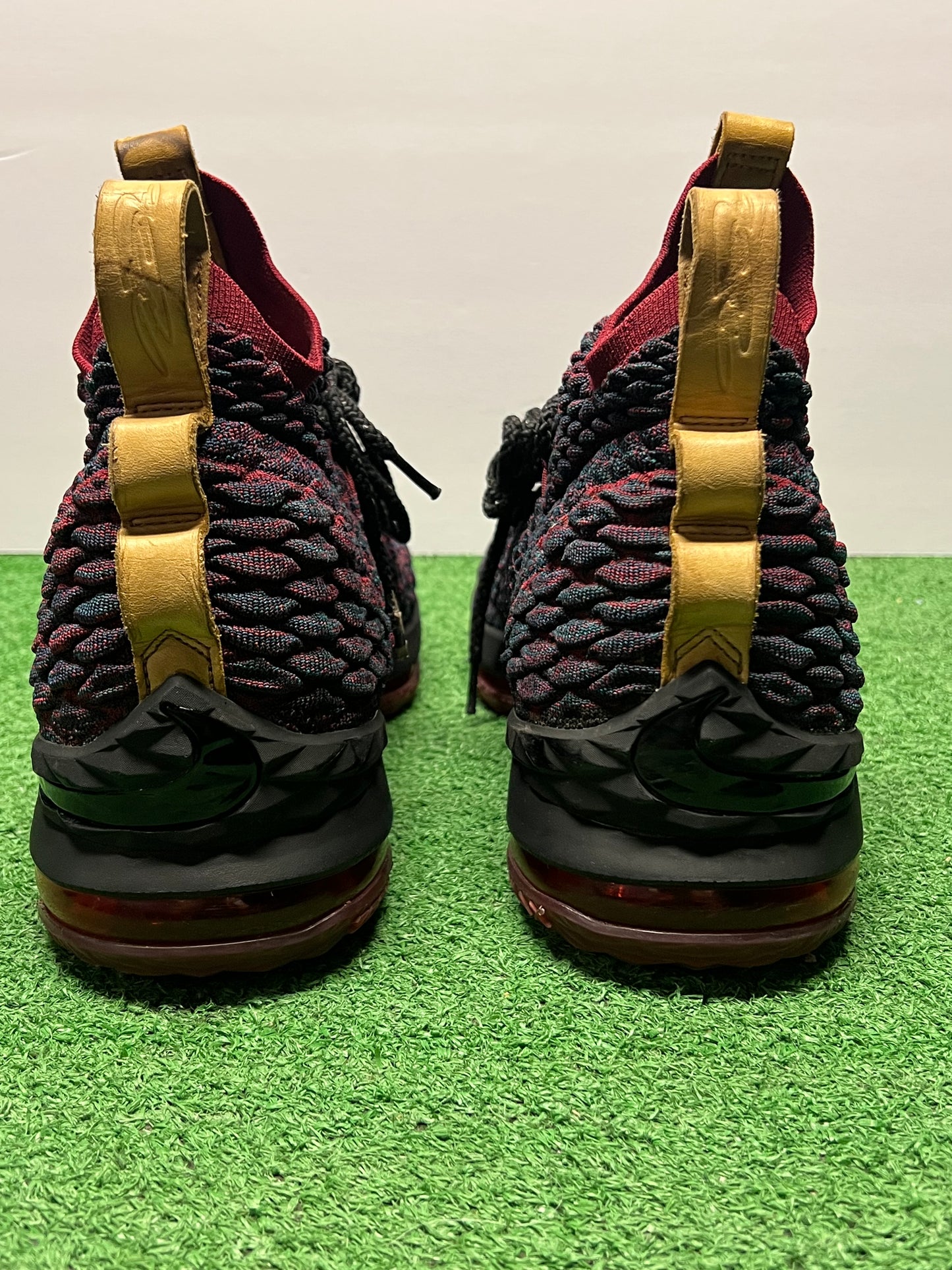 Men’s LeBron 15 New Heights Size 12