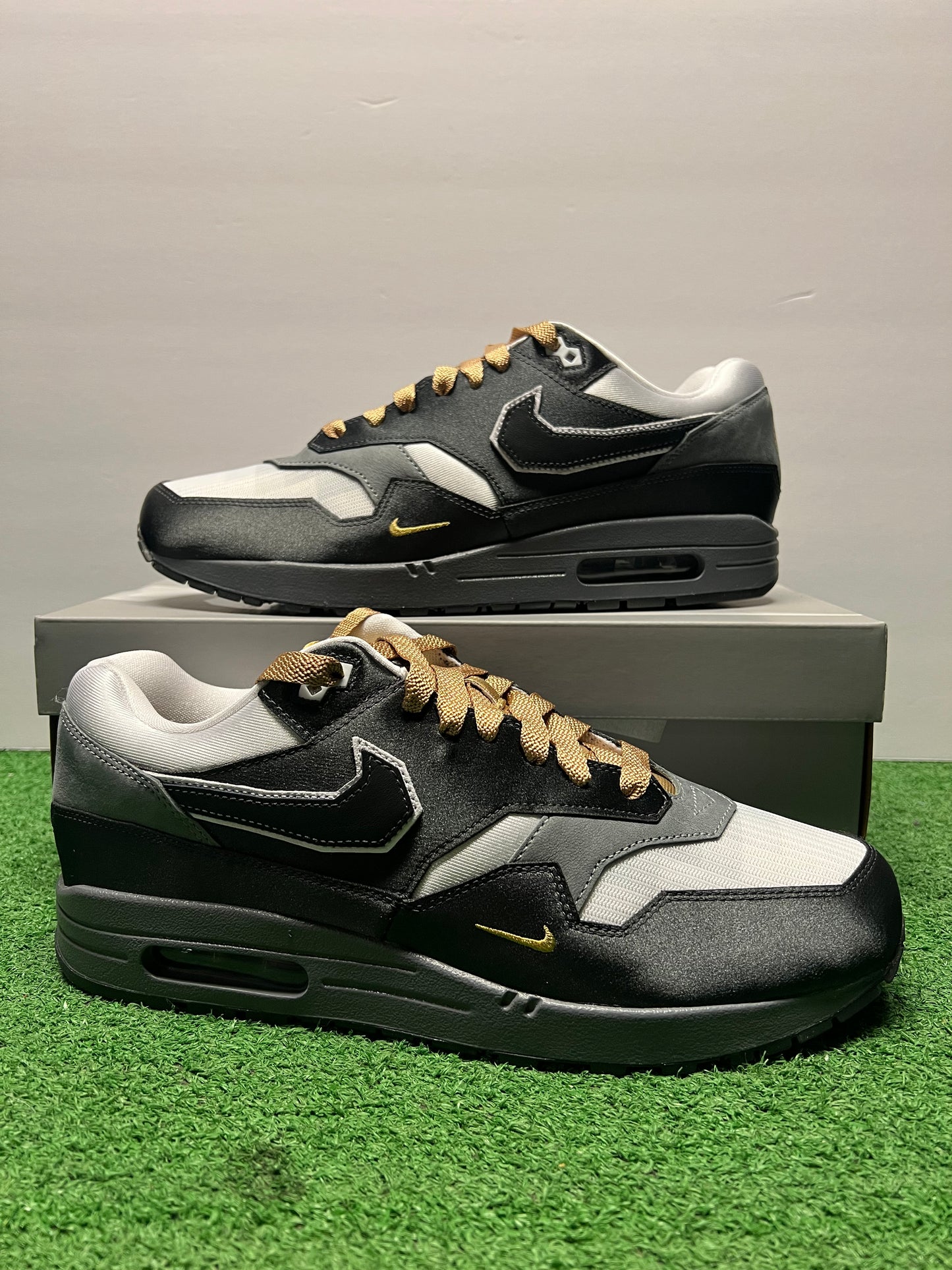 Men’s Air Max 1 Goldeneye Size 11.5