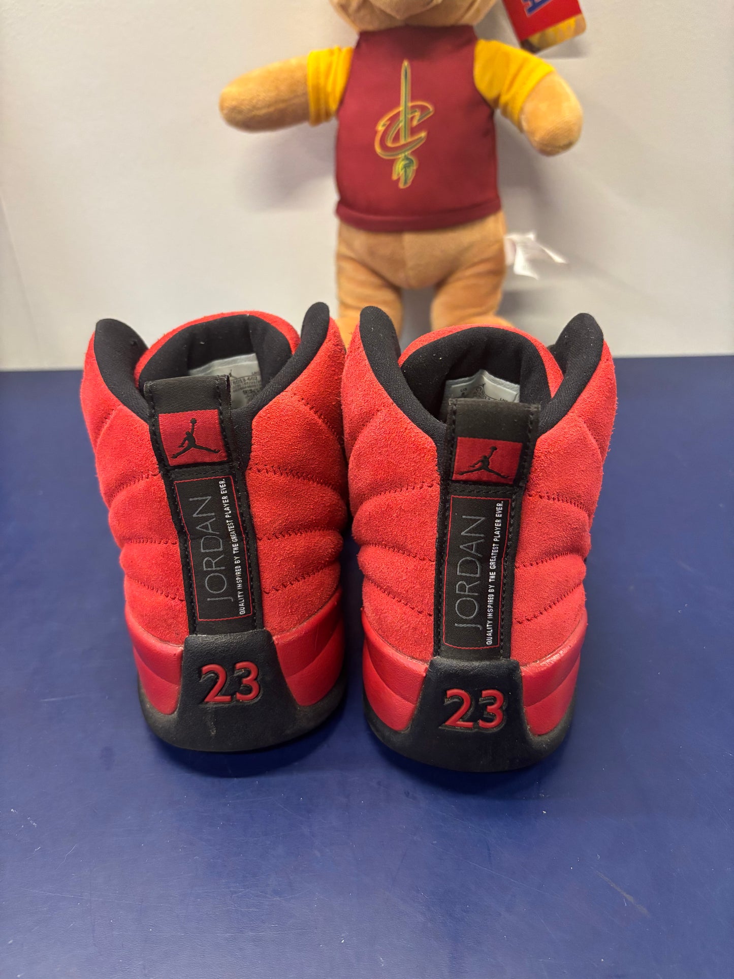 Jordan 12 Reverse Flu Game Size 8 Mens Shoes $130