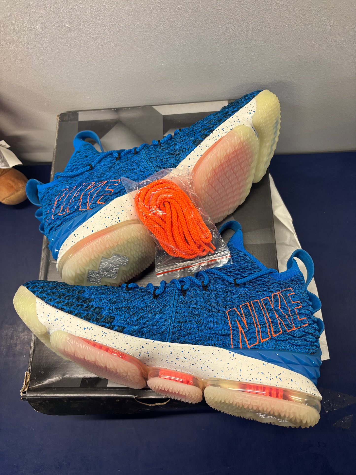 Nike LeBron 15 Hardwood Classics Size 13 Mens Shoes $320