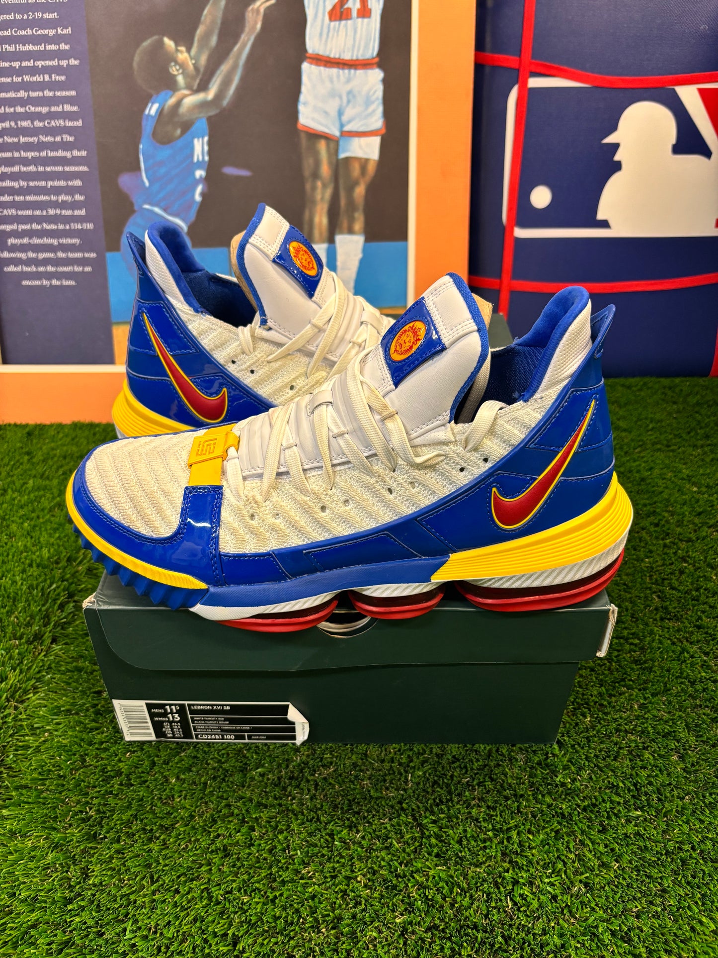 Nike LeBron 16 Superman Size 11.5 Mens Shoes $120