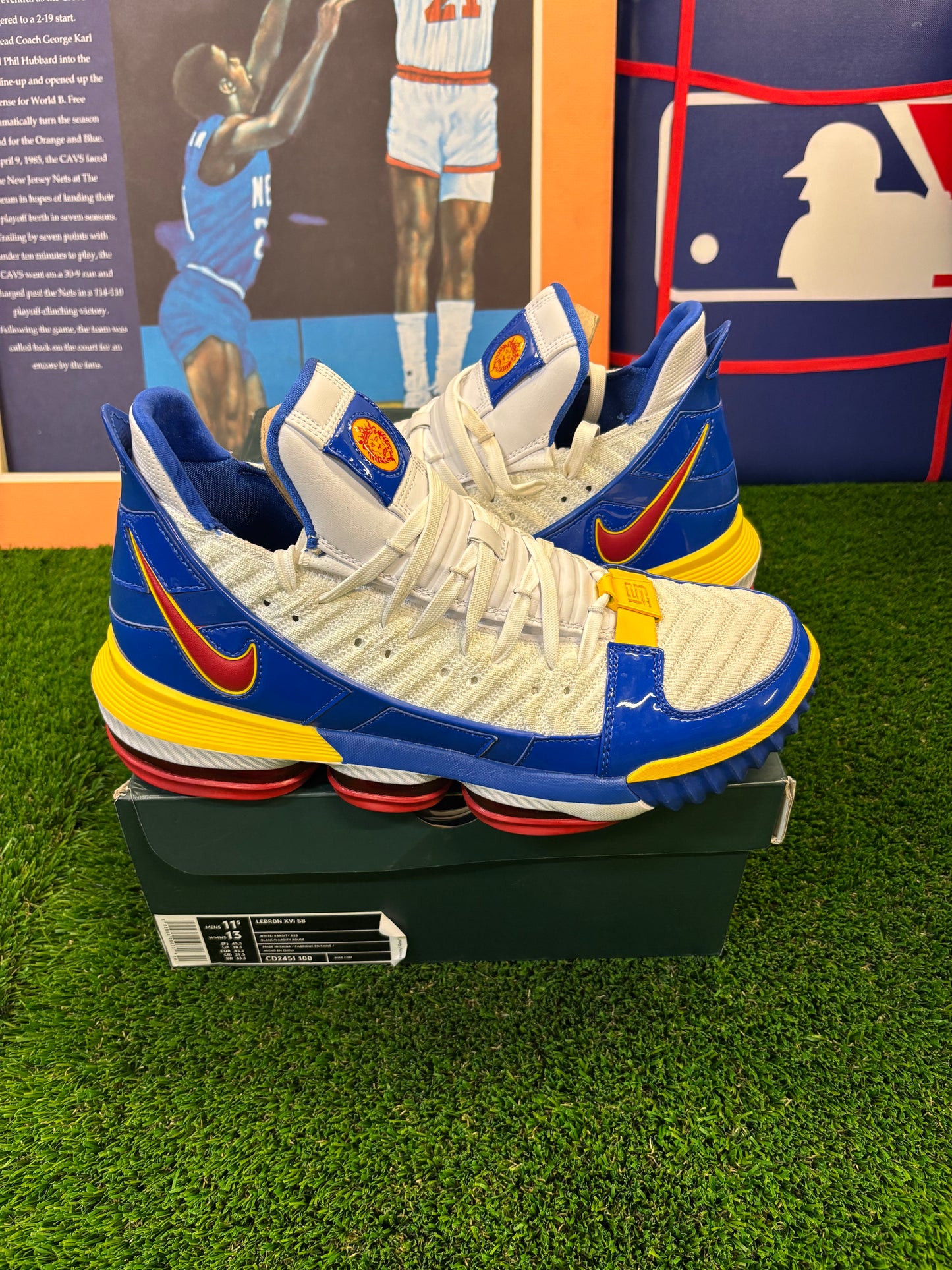 Nike LeBron 16 Superman Size 11.5 Mens Shoes $120