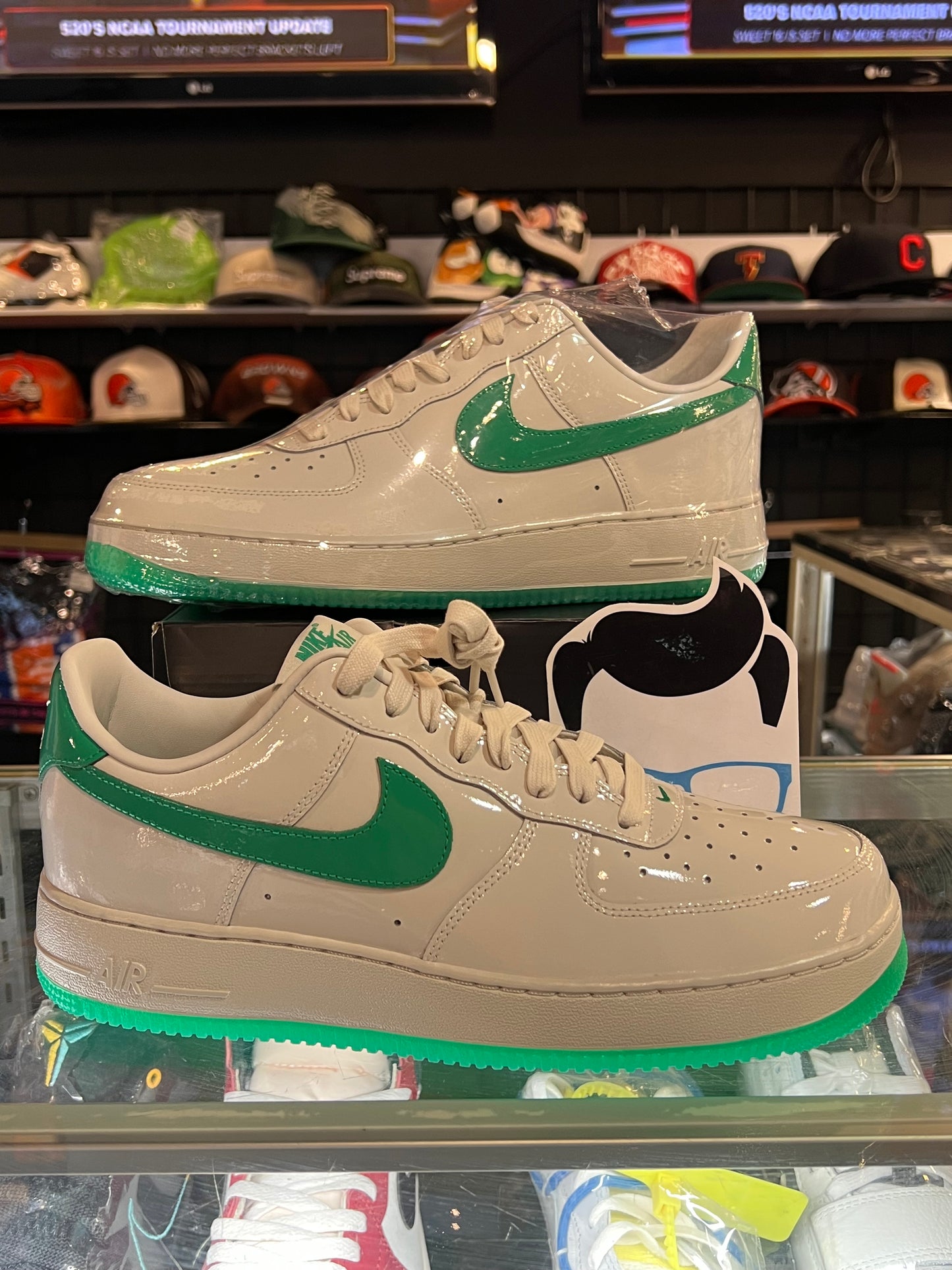 Nike Air Force 1 Low Patent Stadium Green Size 10 Brand New