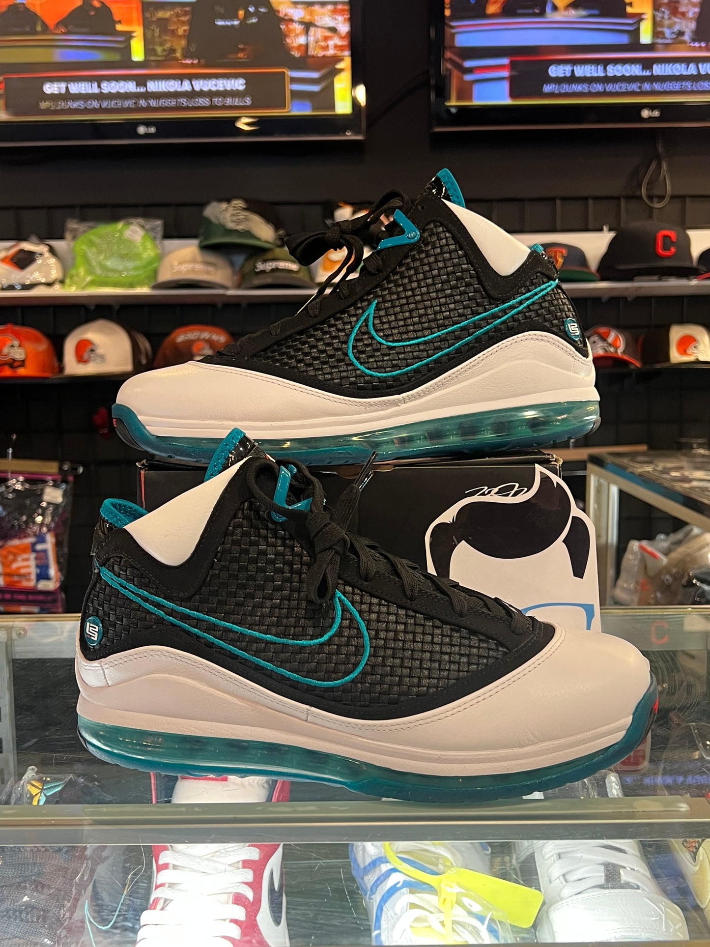 Men’s LeBron 7 Red Carpet Size 10 Brand New