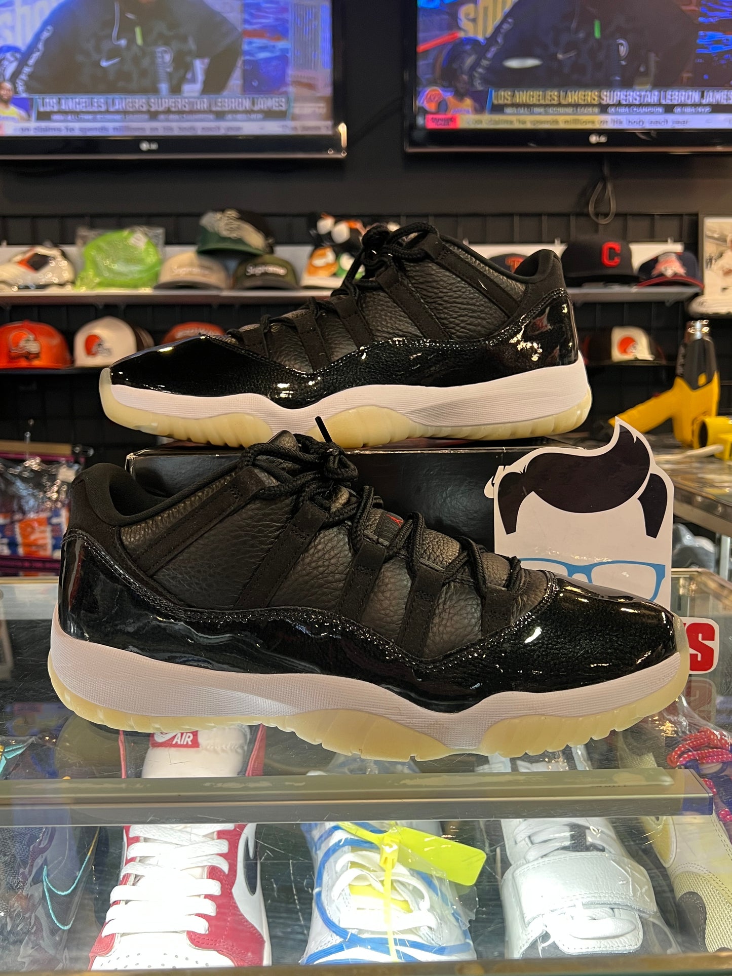 Men’s Air Jordan 11 Low 72-10 Size 12 Pre-Owned