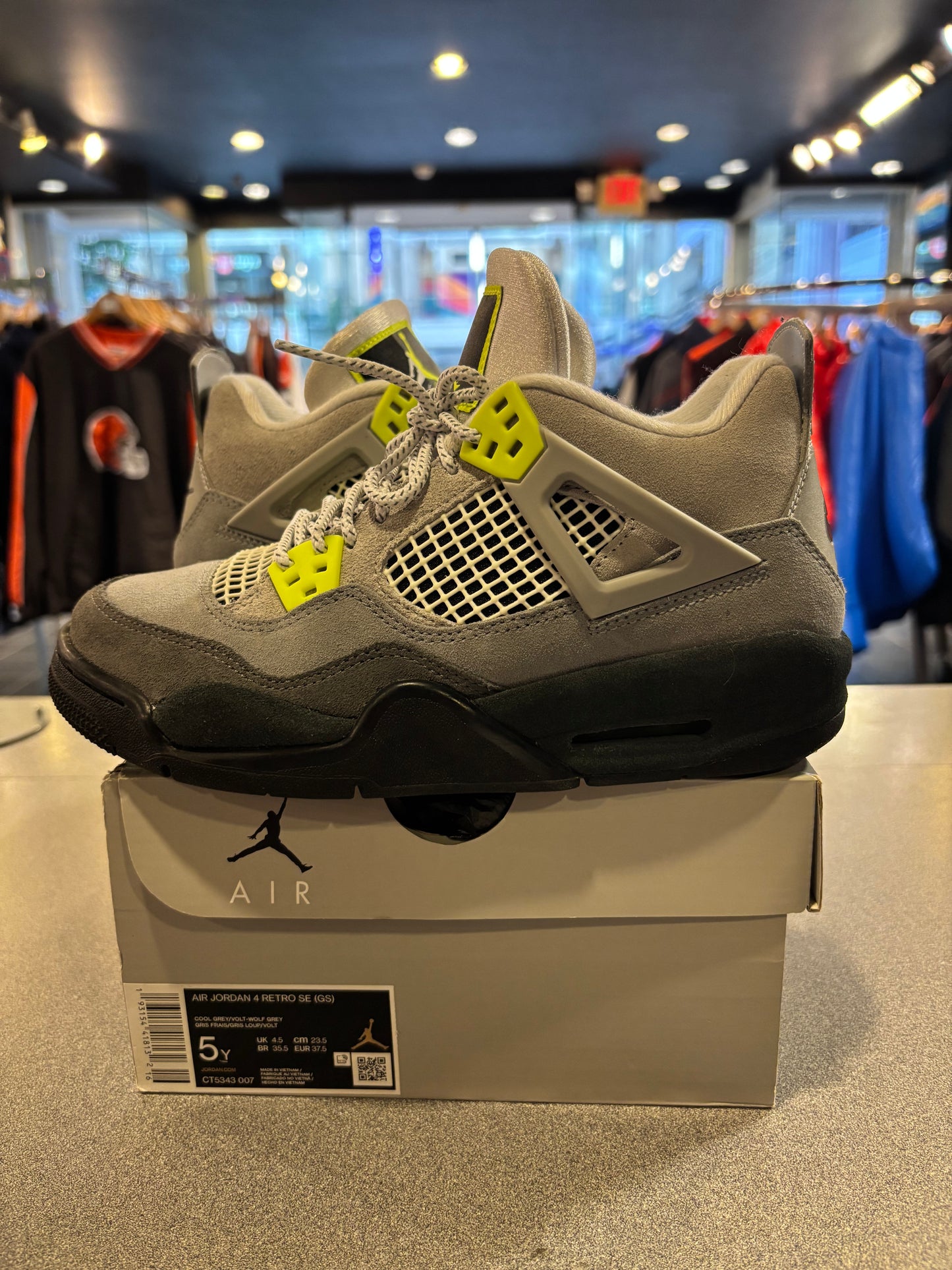 Air Jordan 4 Neon 95 Size 5Y $150