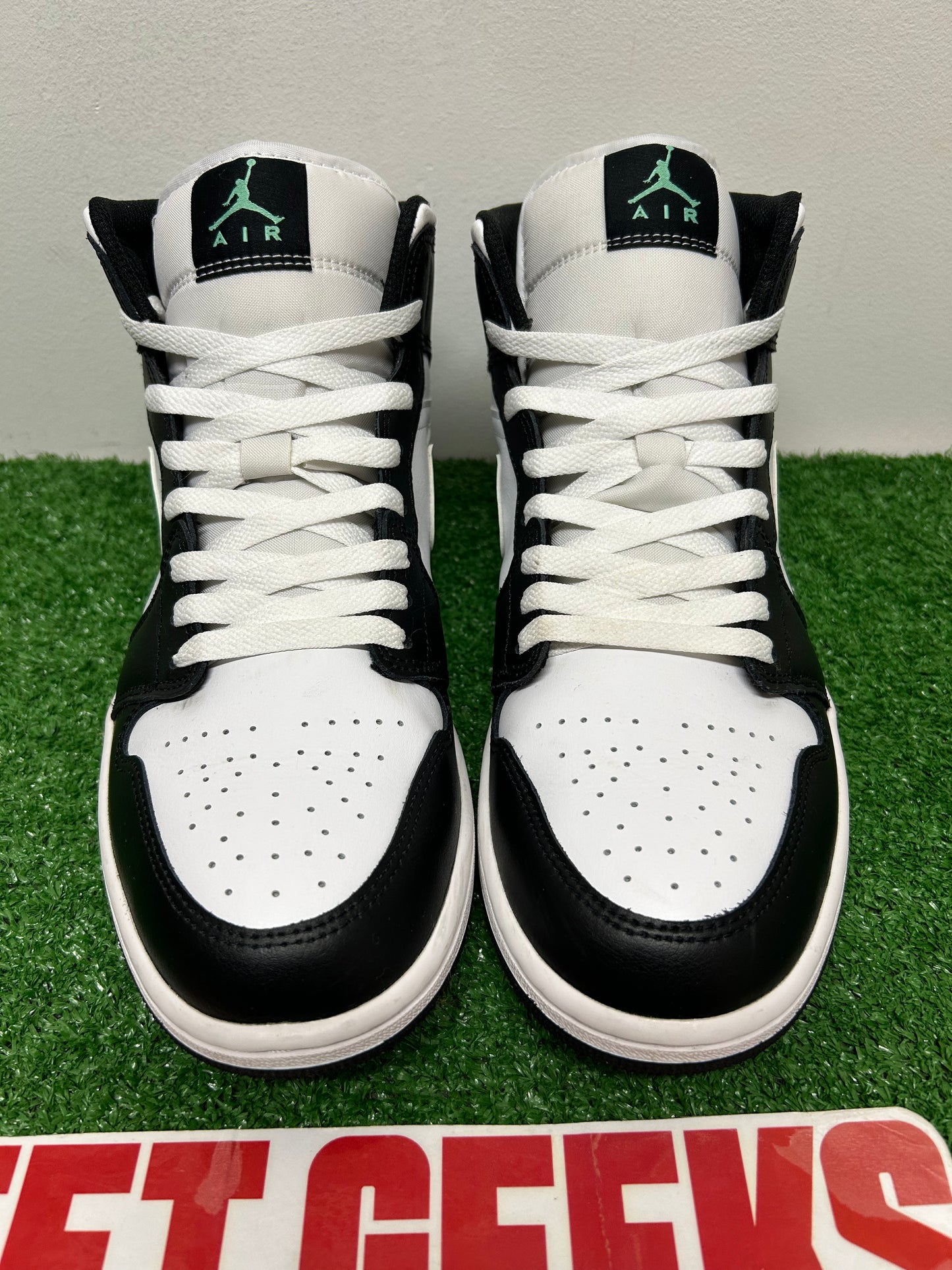 Air Jordan 1 Mid Green Glow Size 10.5 Men Shoes