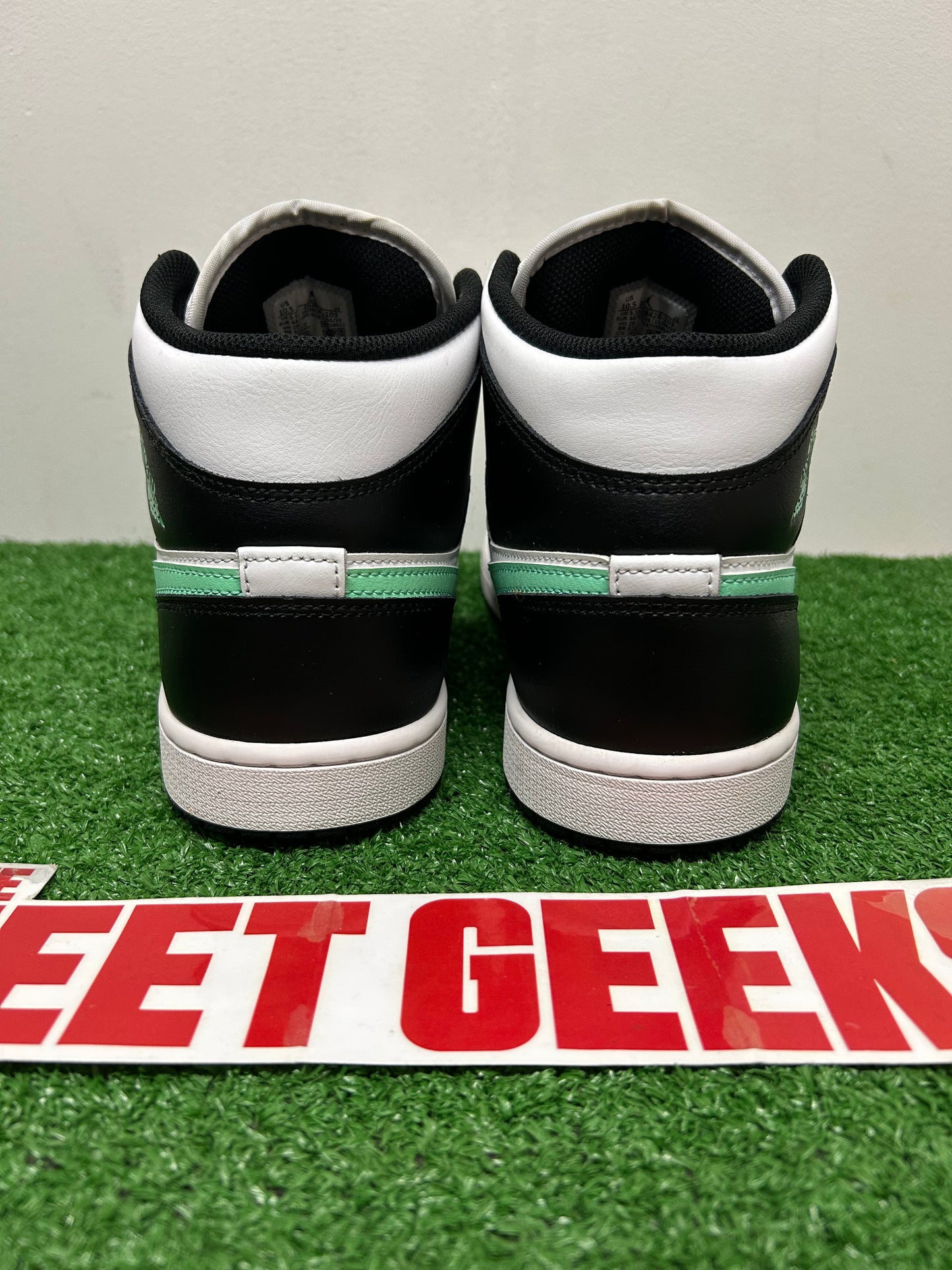 Air Jordan 1 Mid Green Glow Size 10.5 Men Shoes