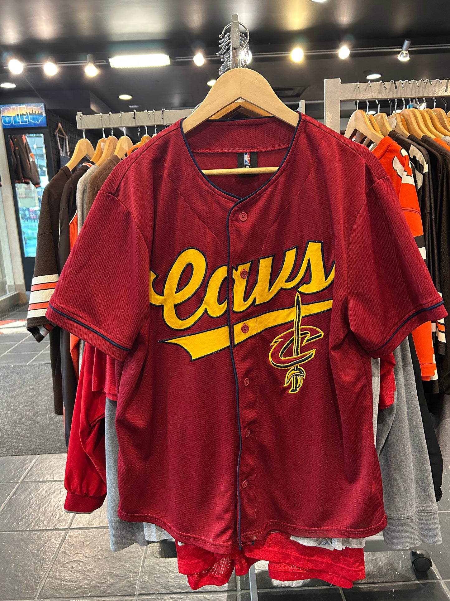NBA Cleveland Cavaliers Baseball Jersey size Large