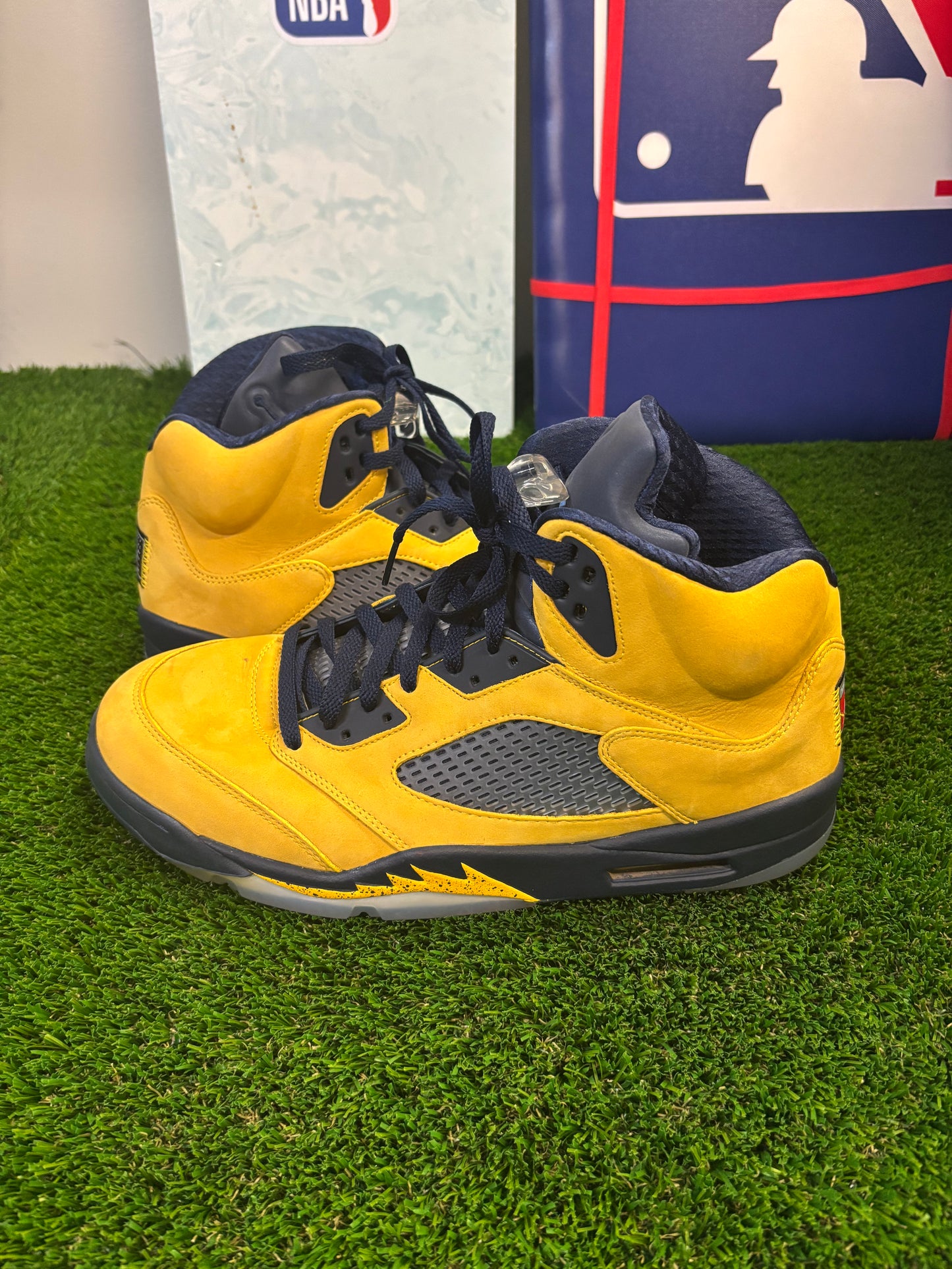 Jordan 5 Michigan Size 14 Mens $170