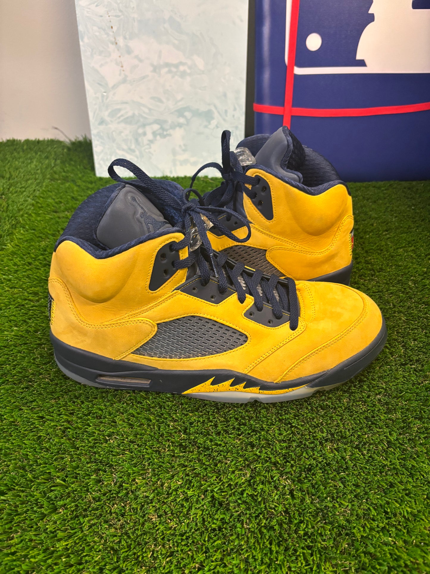 Jordan 5 Michigan Size 14 Mens $170