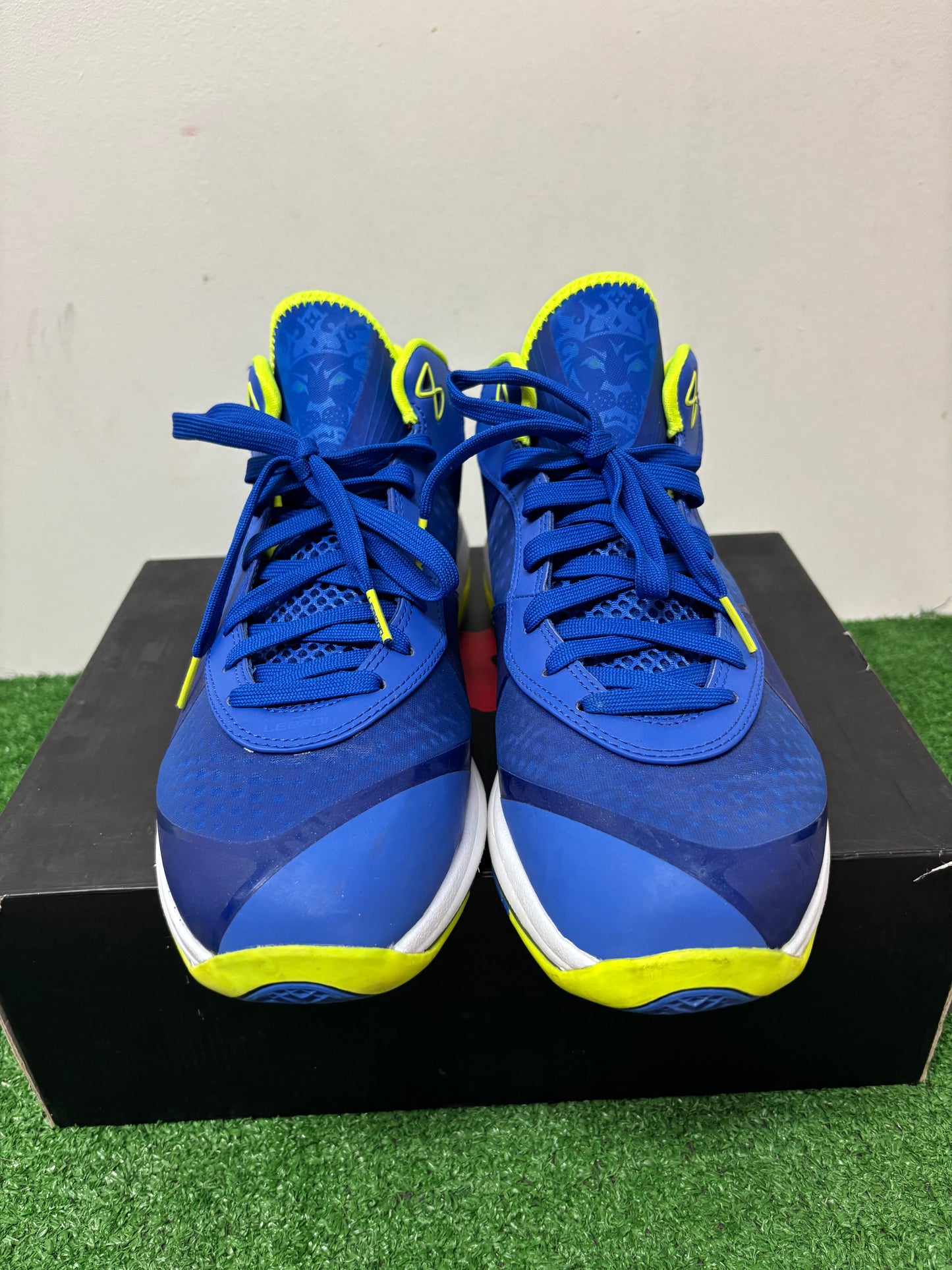 Nike LeBron 8 Sprite Low 2011 Size 12 $170 Men’s