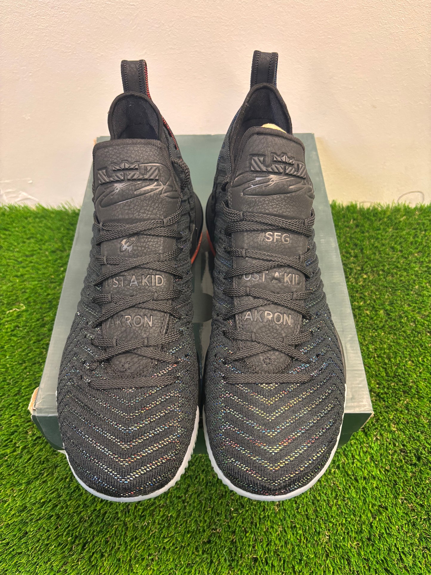 Nike LeBron 16 I Promise Size 13 Mens Shoes $250