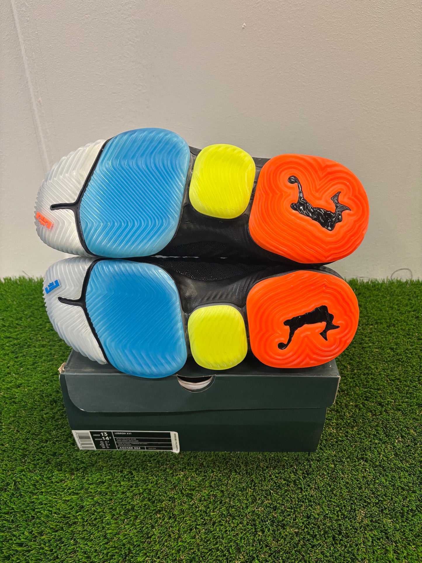 Nike LeBron 16 I Promise Size 13 Mens Shoes $250