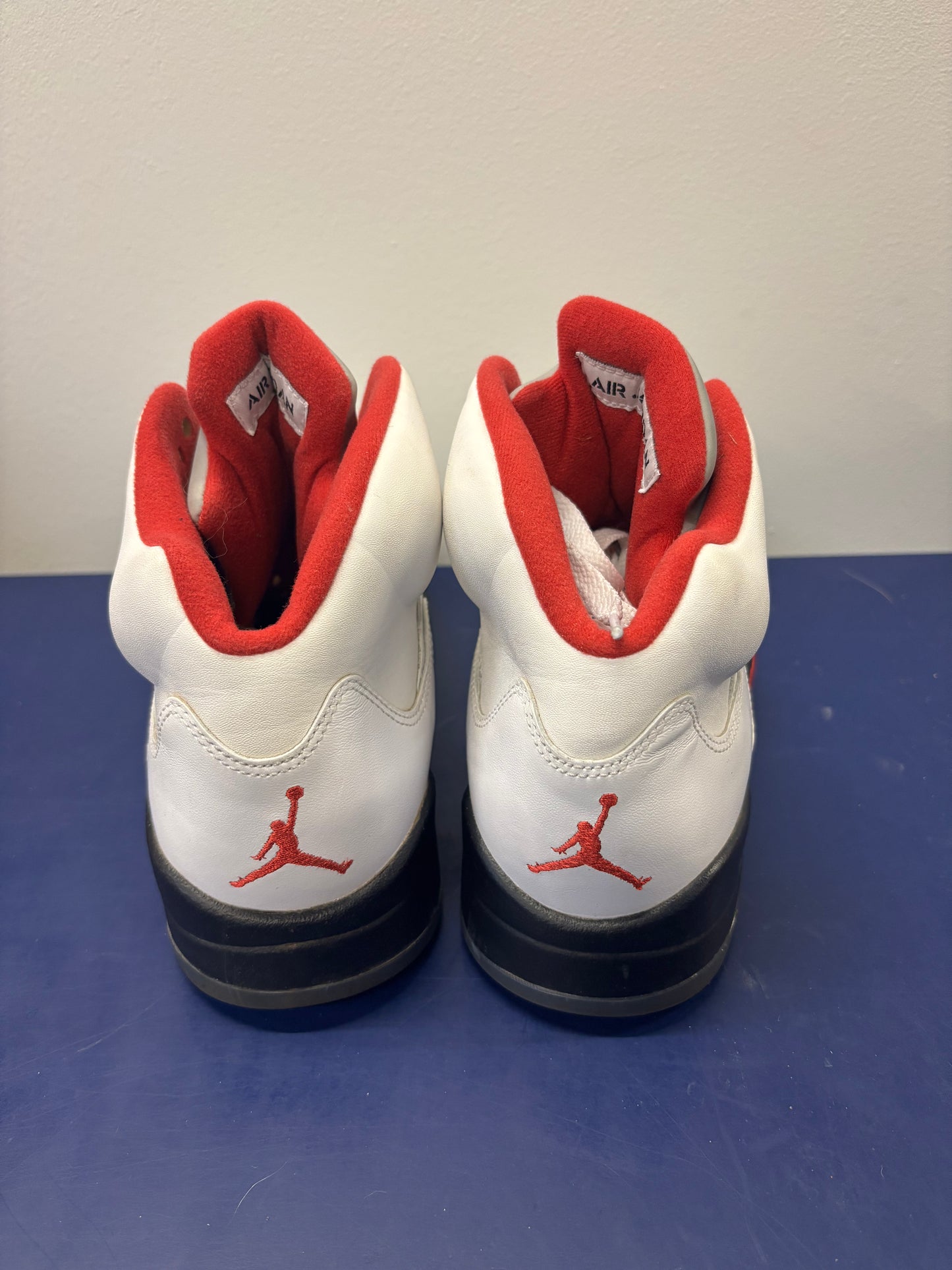 Jordan 5 Fire Red Size 9.5 Mens Shoes $140