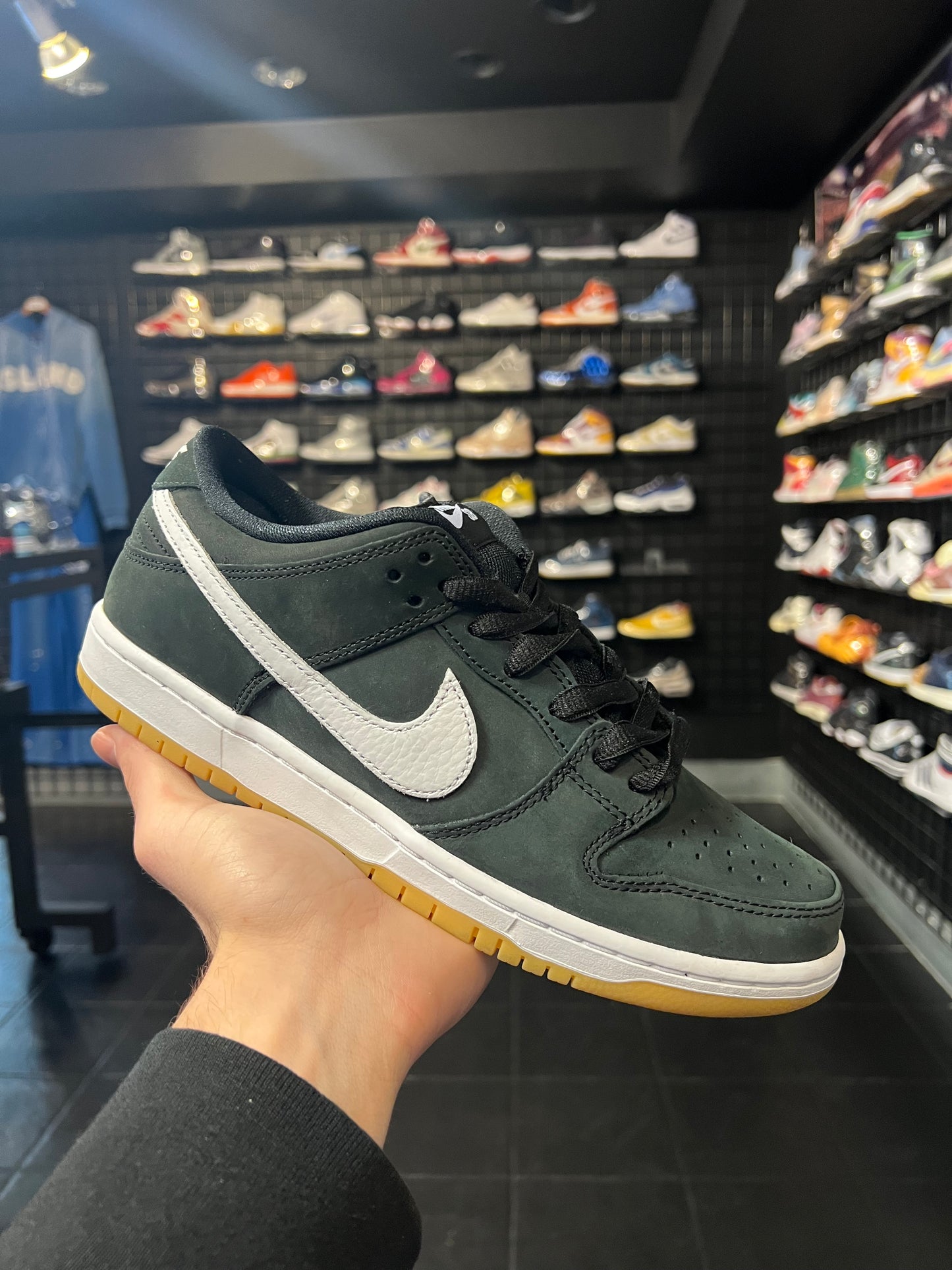 Men’s Nike SB Dunk Low Black Gum Bottom size 8.5 Shoes Brand New