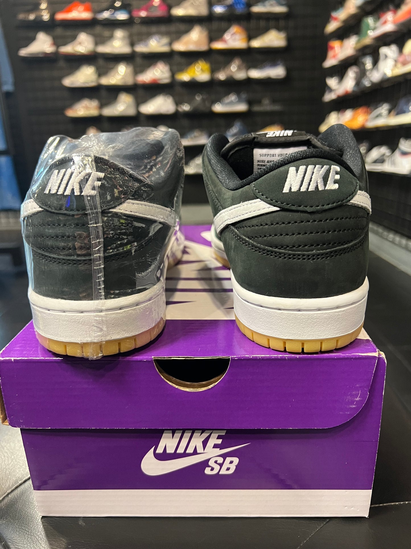 Men’s Nike SB Dunk Low Black Gum Bottom size 8.5 Shoes Brand New