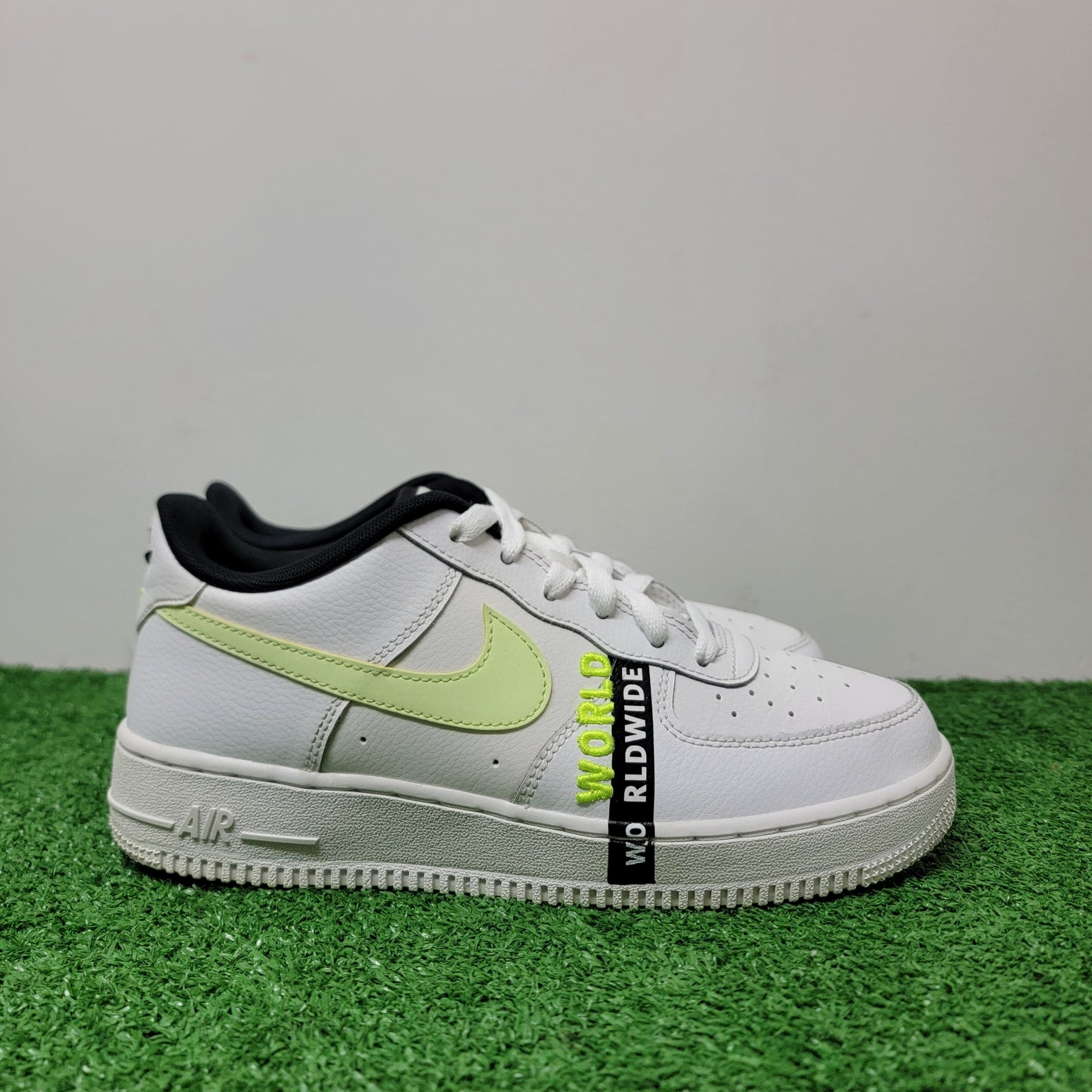 Nike Air Force 1 Low Worldwide size 6.5y Gradeschool Shoes