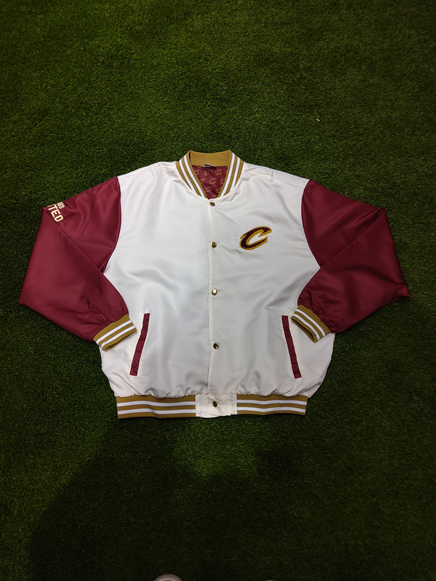 Cleveland Cavaliers United Satin Varsity Size XL