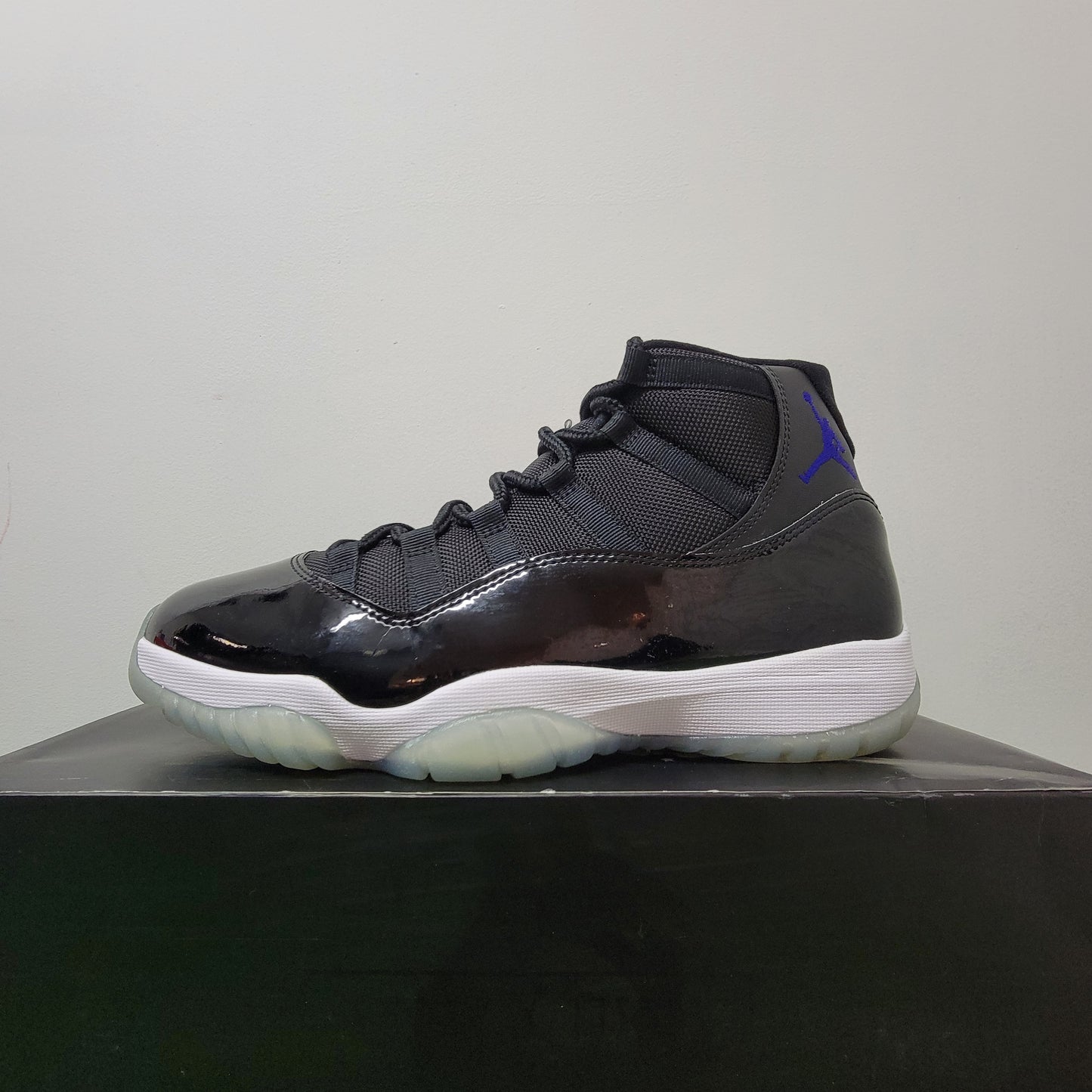 Air Jordan 11 Retro Space Jam 2016 Size 11 Men Shoes