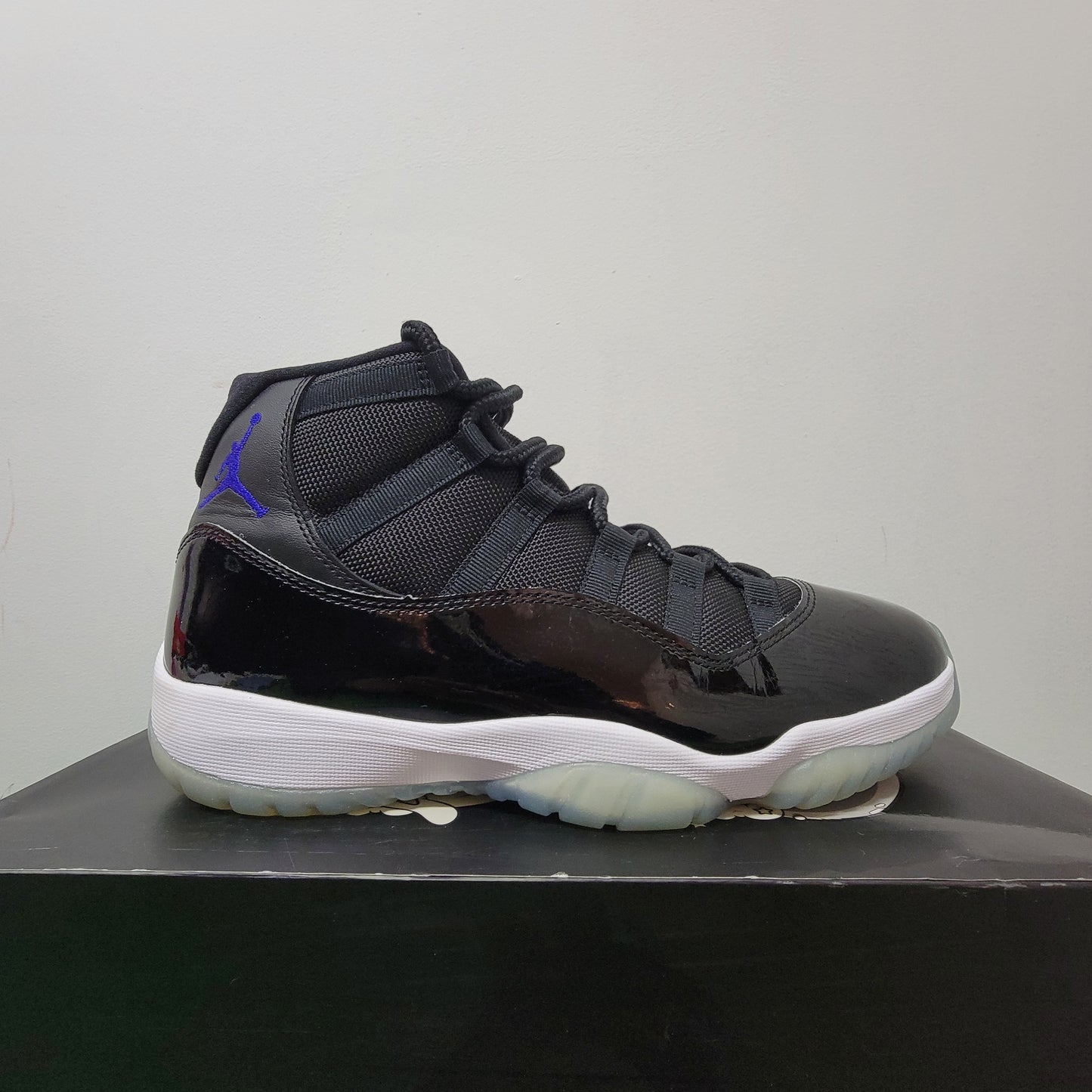 Air Jordan 11 Retro Space Jam 2016 Size 11 Men Shoes