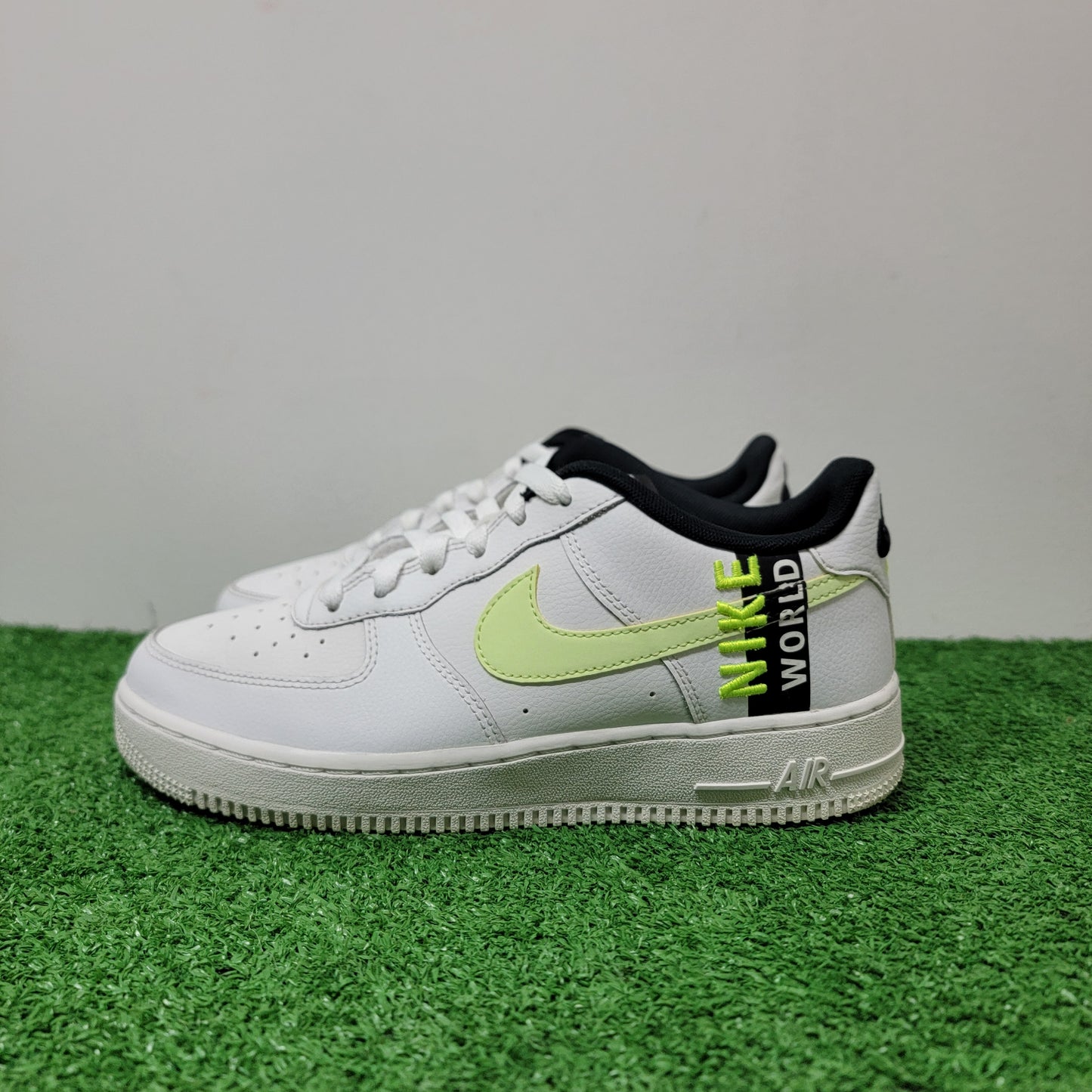 Nike Air Force 1 Low Worldwide size 6.5y Gradeschool Shoes