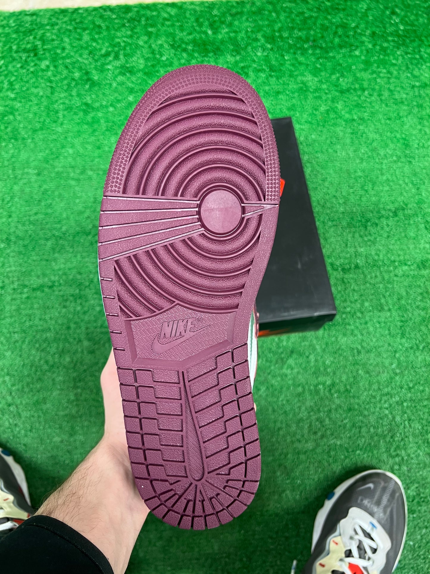 Air Jordan 1 Bordeaux men’s shoe