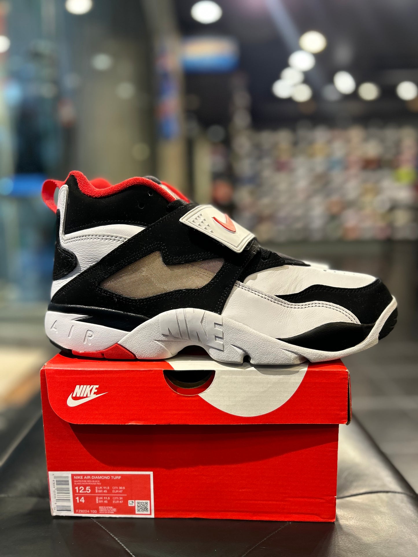 Nike Air Diamond Turf Size 12.5 Men Shoes