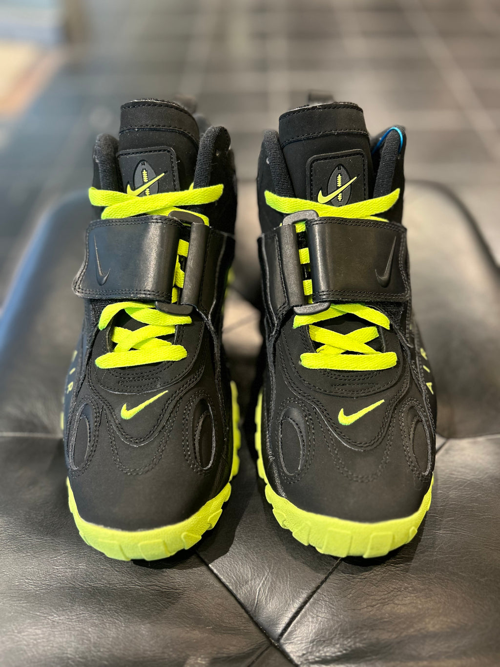 Nike Air Speed Turf Black Volt Size 8 Men's Shoes