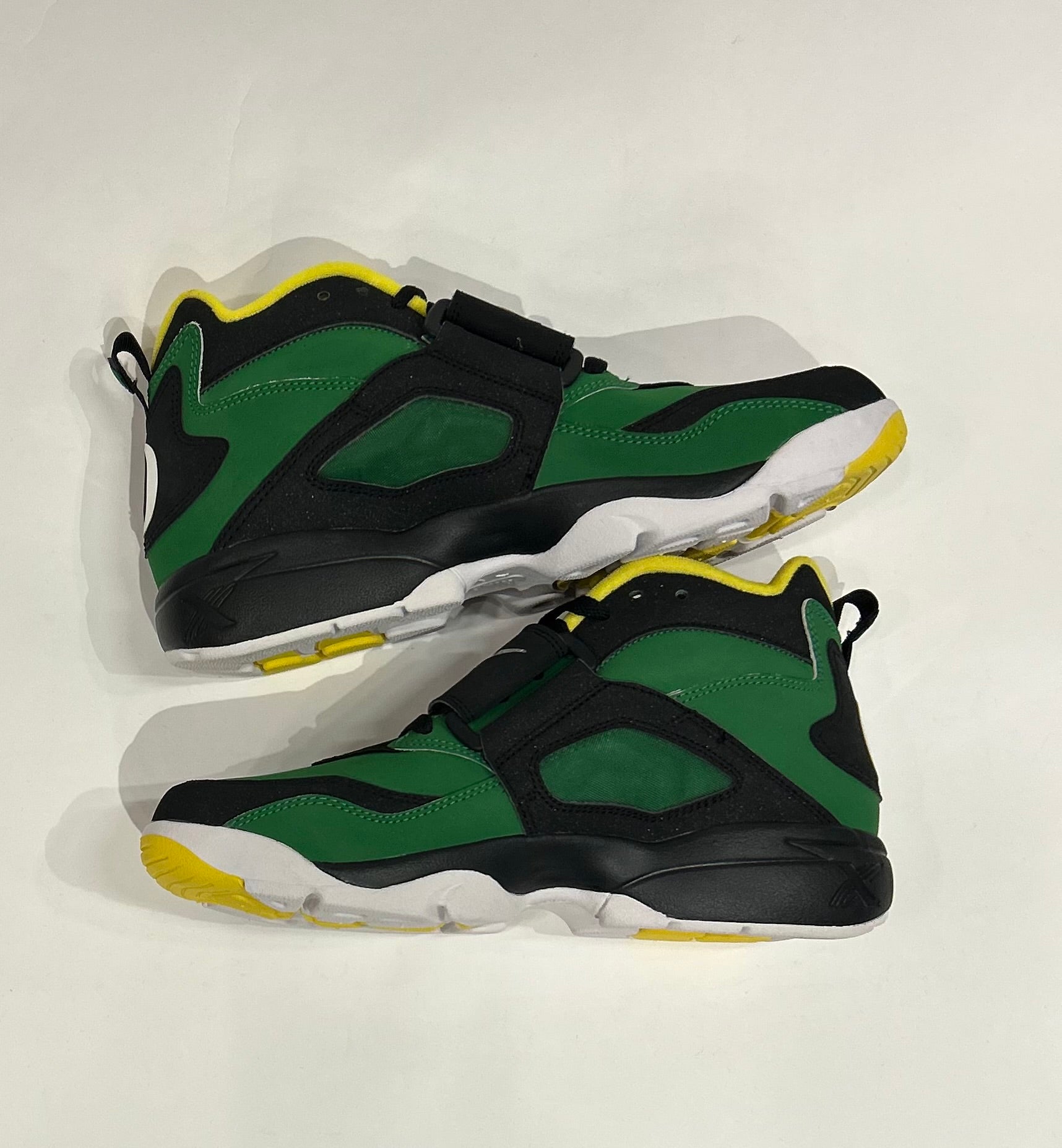 Nike Air Diamond Turf Oregon Duck Size 8.5 Men’s Shoes