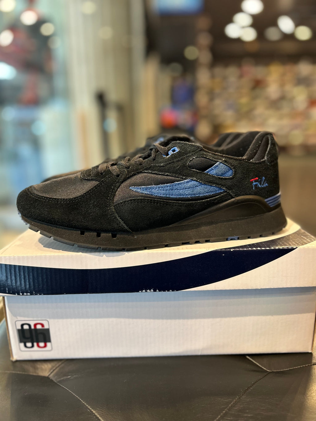 1993 Fila Overpass Size 9.5 Men's Shoes