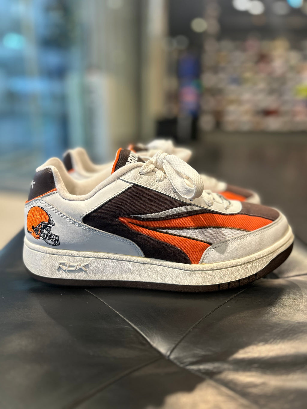 Reebok NFL Cleveland Browns Retro Low Top Size 8.5